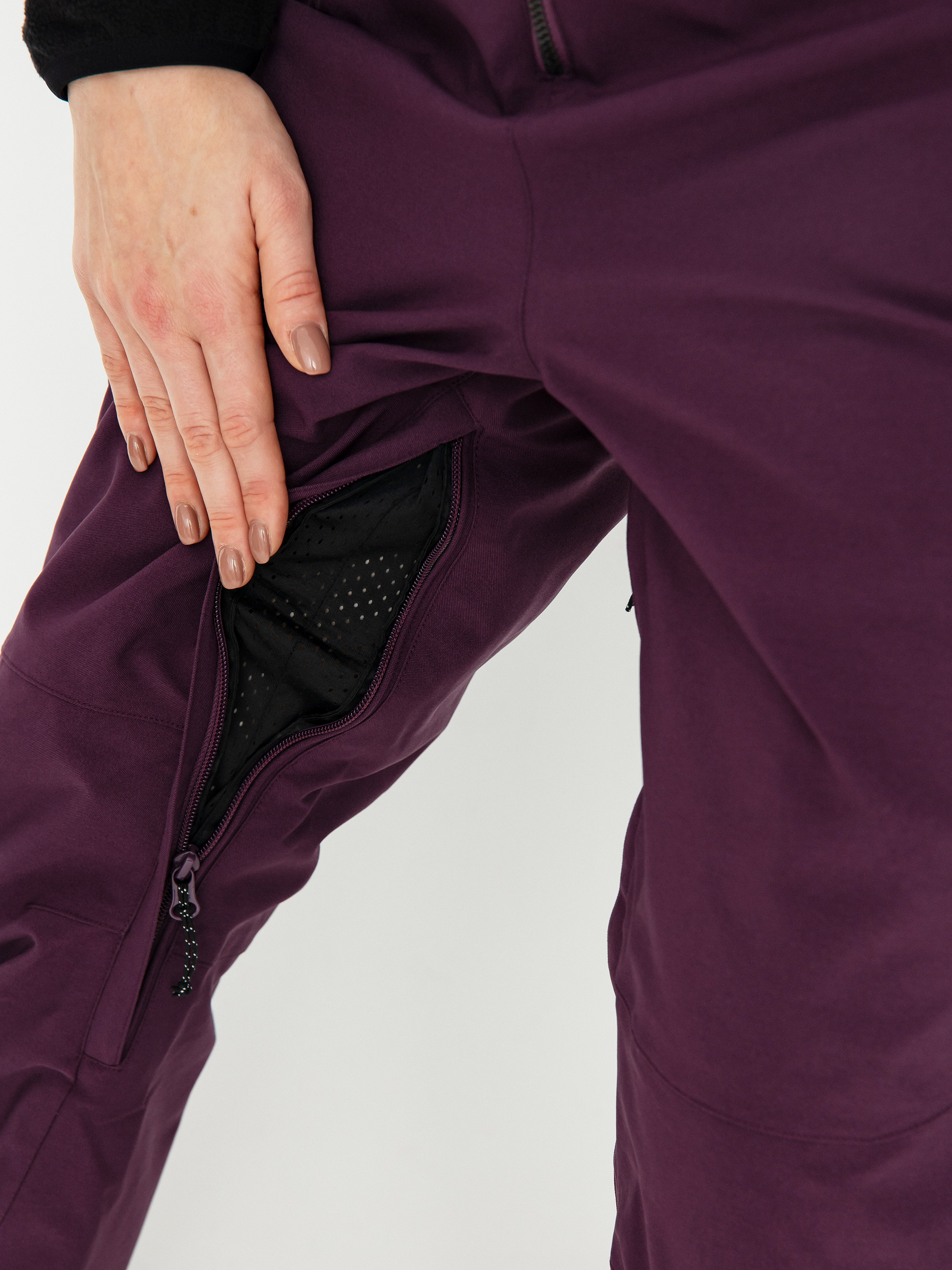 Női Volcom Swift Bib Overall Snowboard nadrág (blackberry)