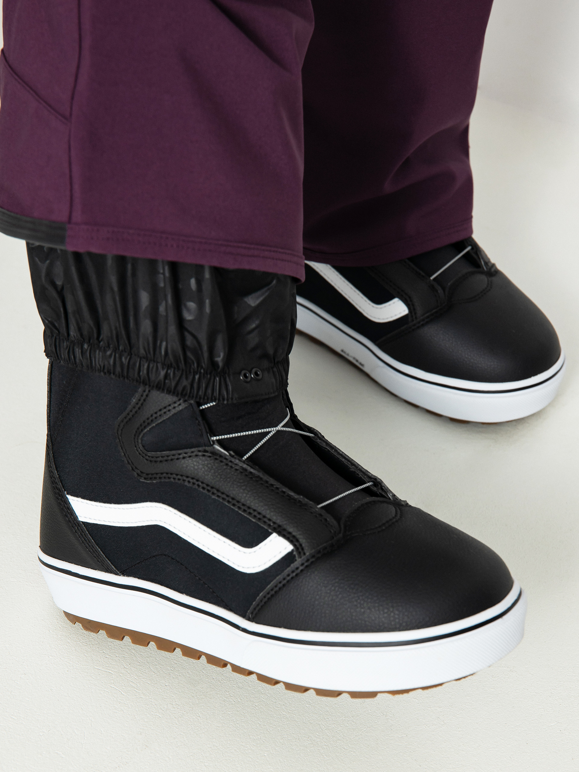 Női Volcom Swift Bib Overall Snowboard nadrág (blackberry)