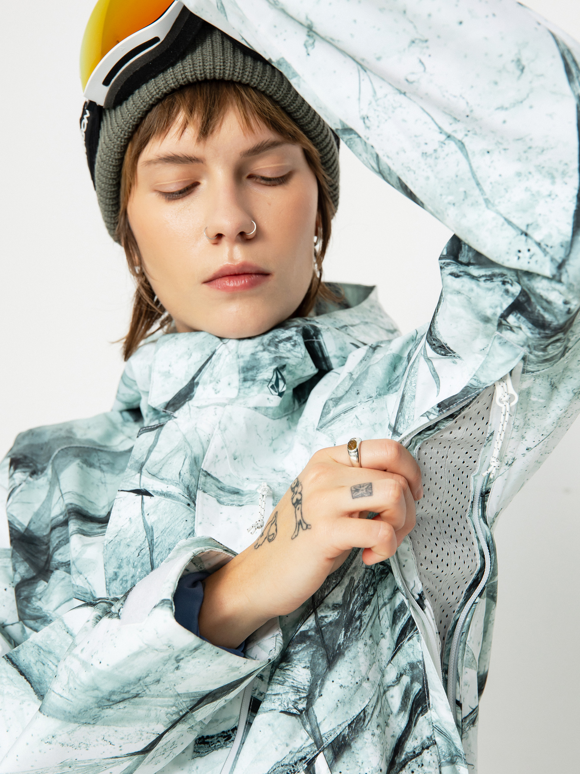 Női Volcom V.Co Aris Ins Gore Snowboard dzseki (white ice)