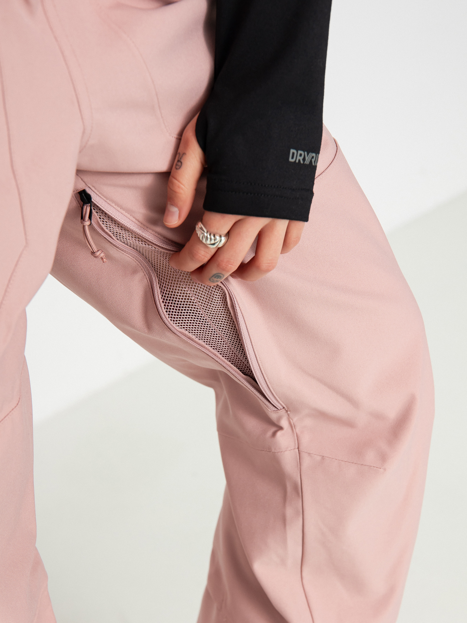 Női Burton Reserve Stretch Bib Snowboard nadrág (powder blush)