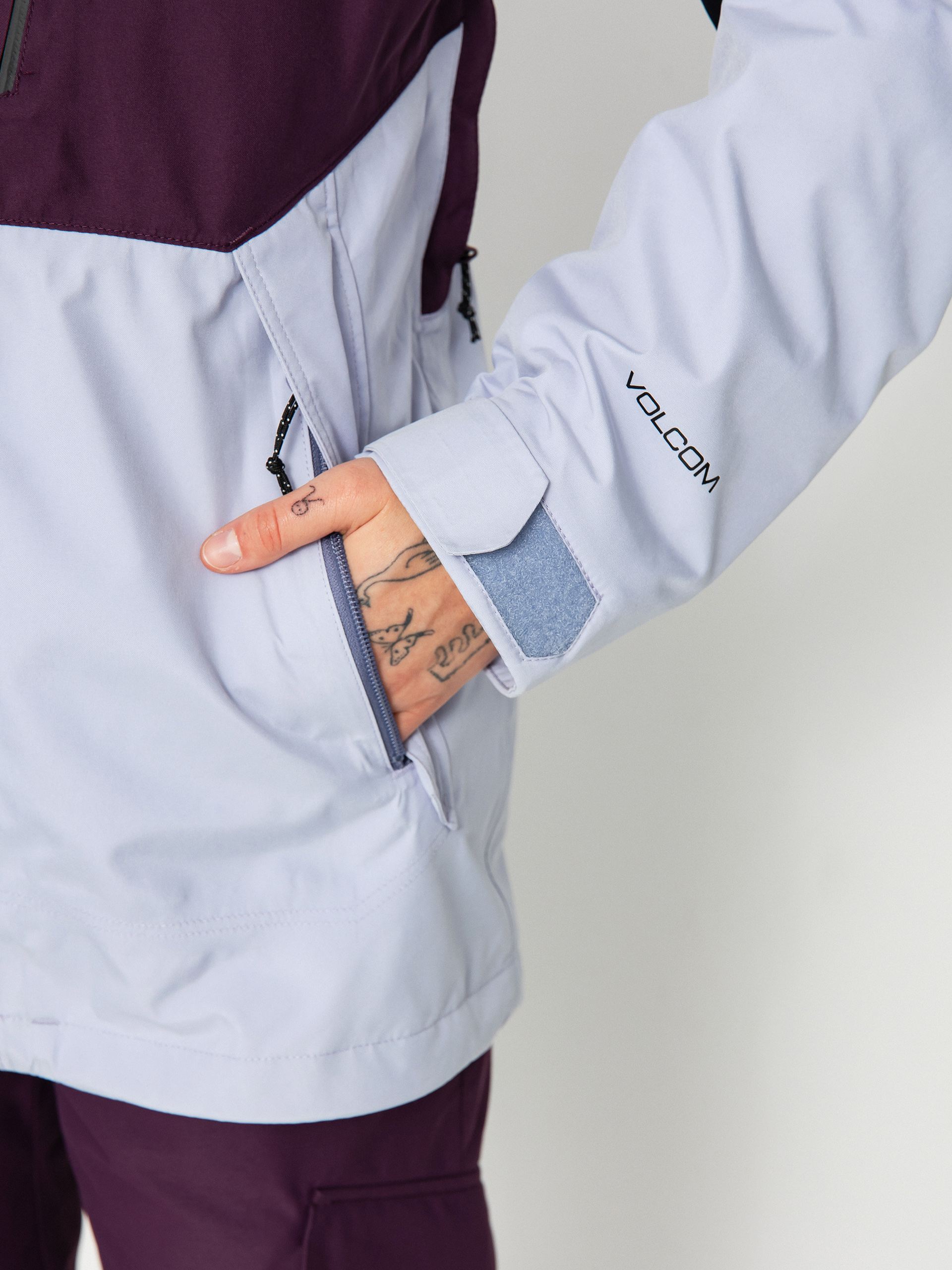 Női Volcom V.Co Aris Gore Tex Snowboard dzseki (blackberry)