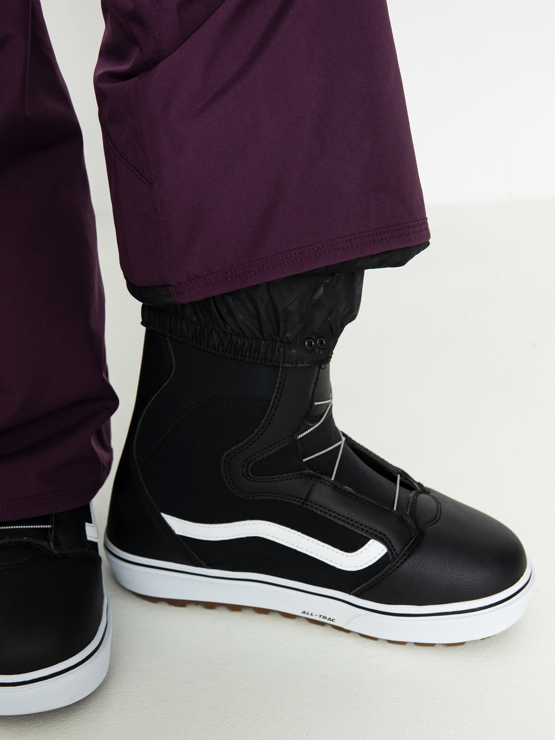 Női Volcom Knox Ins Gore Tex Snowboard nadrág (blackberry)