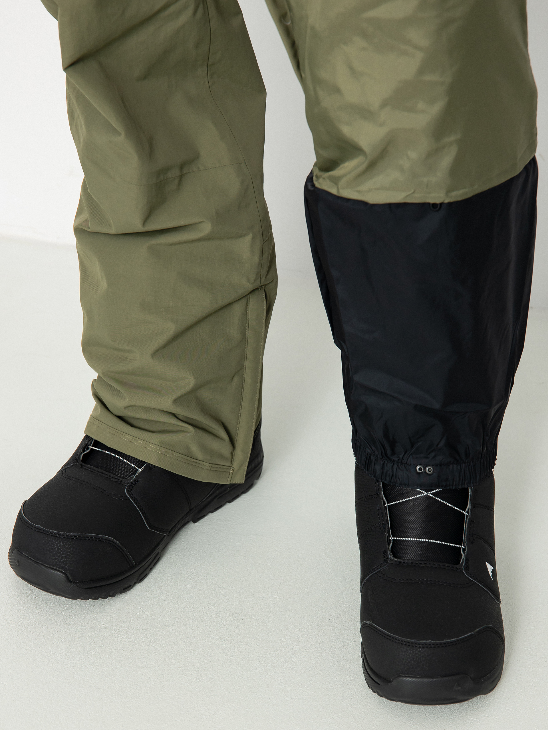 Férfi Burton Covert 2.0 Snowboard nadrág (forest moss)