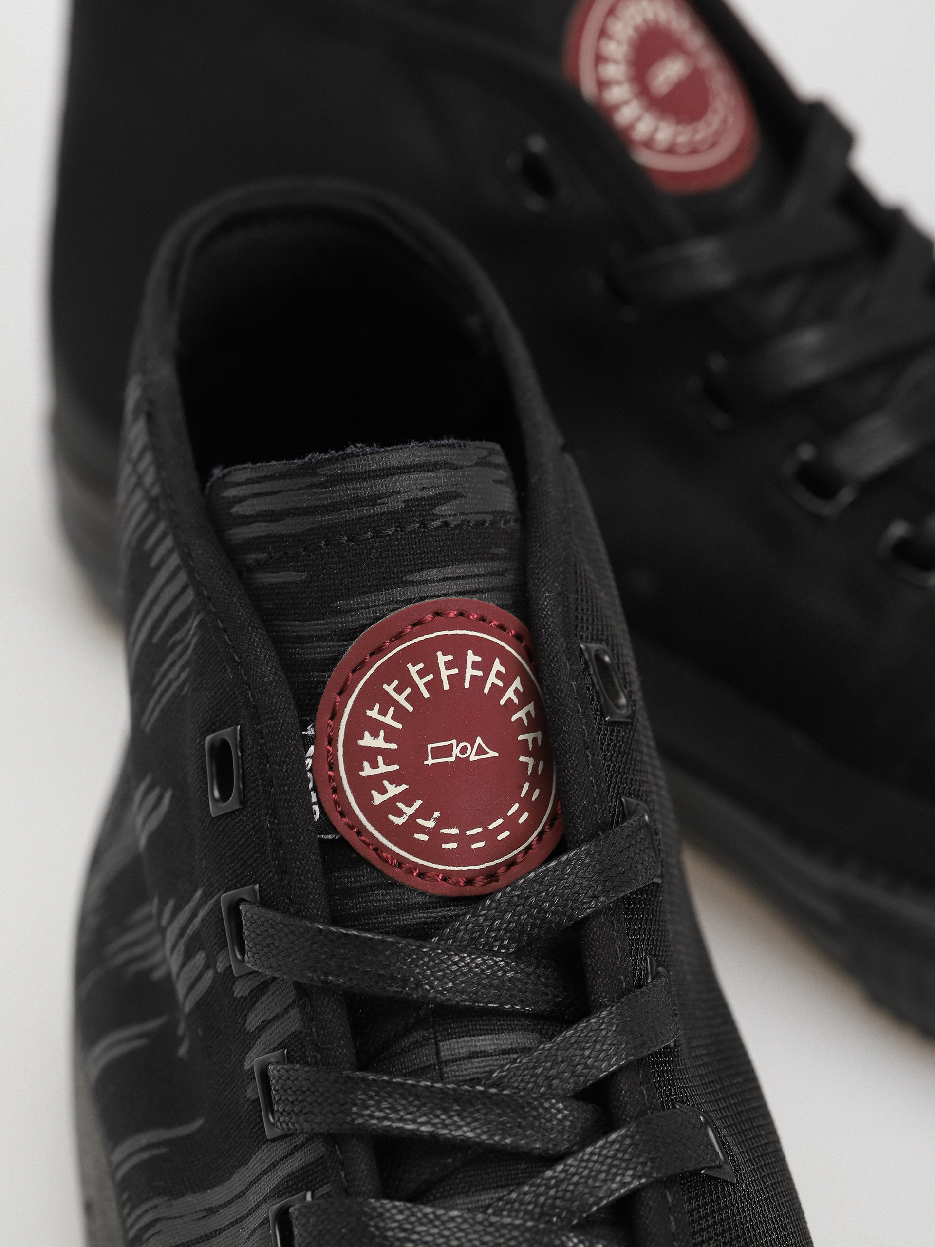 Globe Gillette Mid Cipők (graphite/former)