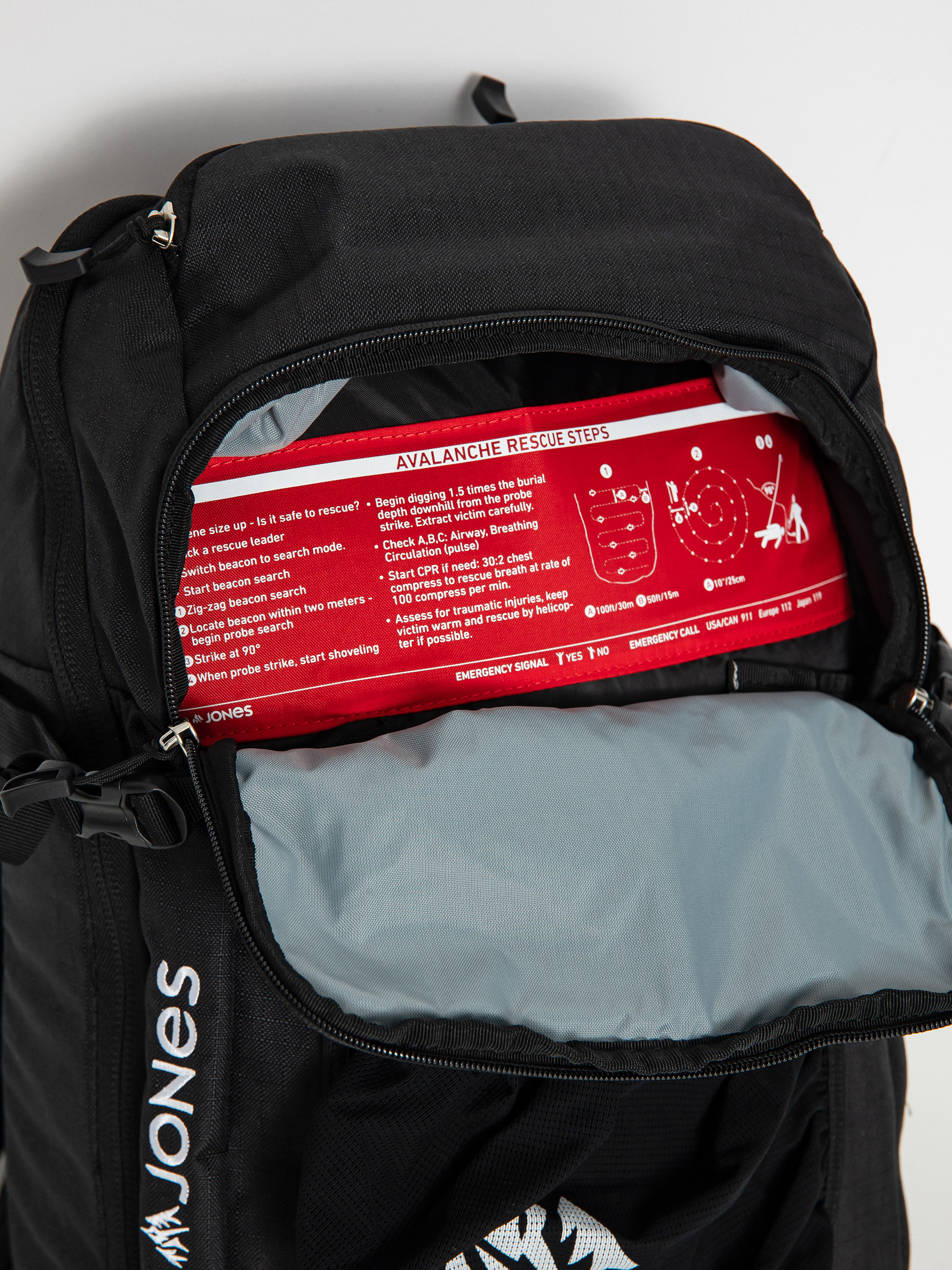 Jones Snowboards Bag Dscnt 25L Hátizsák (black)