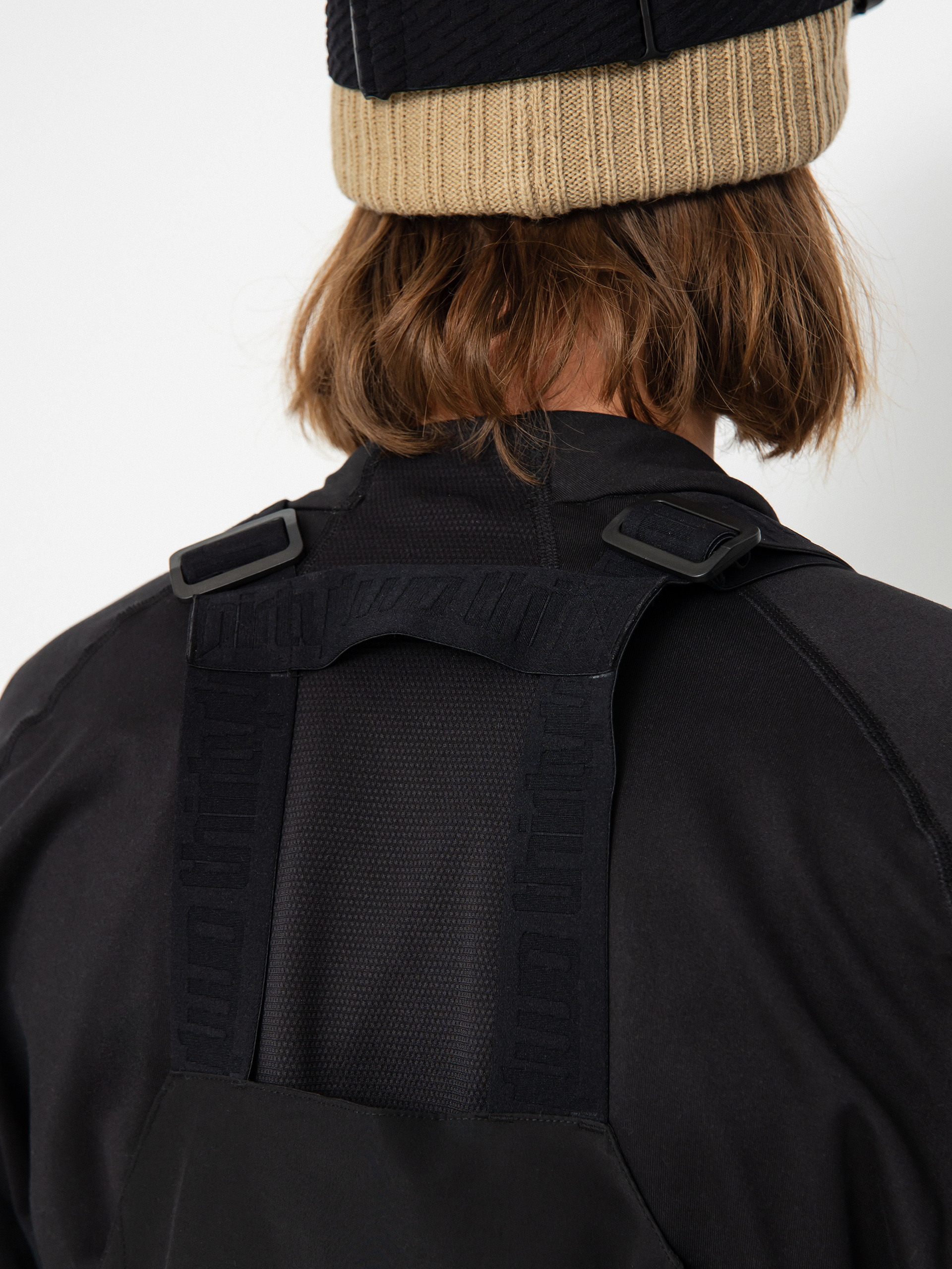 Férfi ThirtyTwo Basement Bib Snowboard nadrág (black/tan)