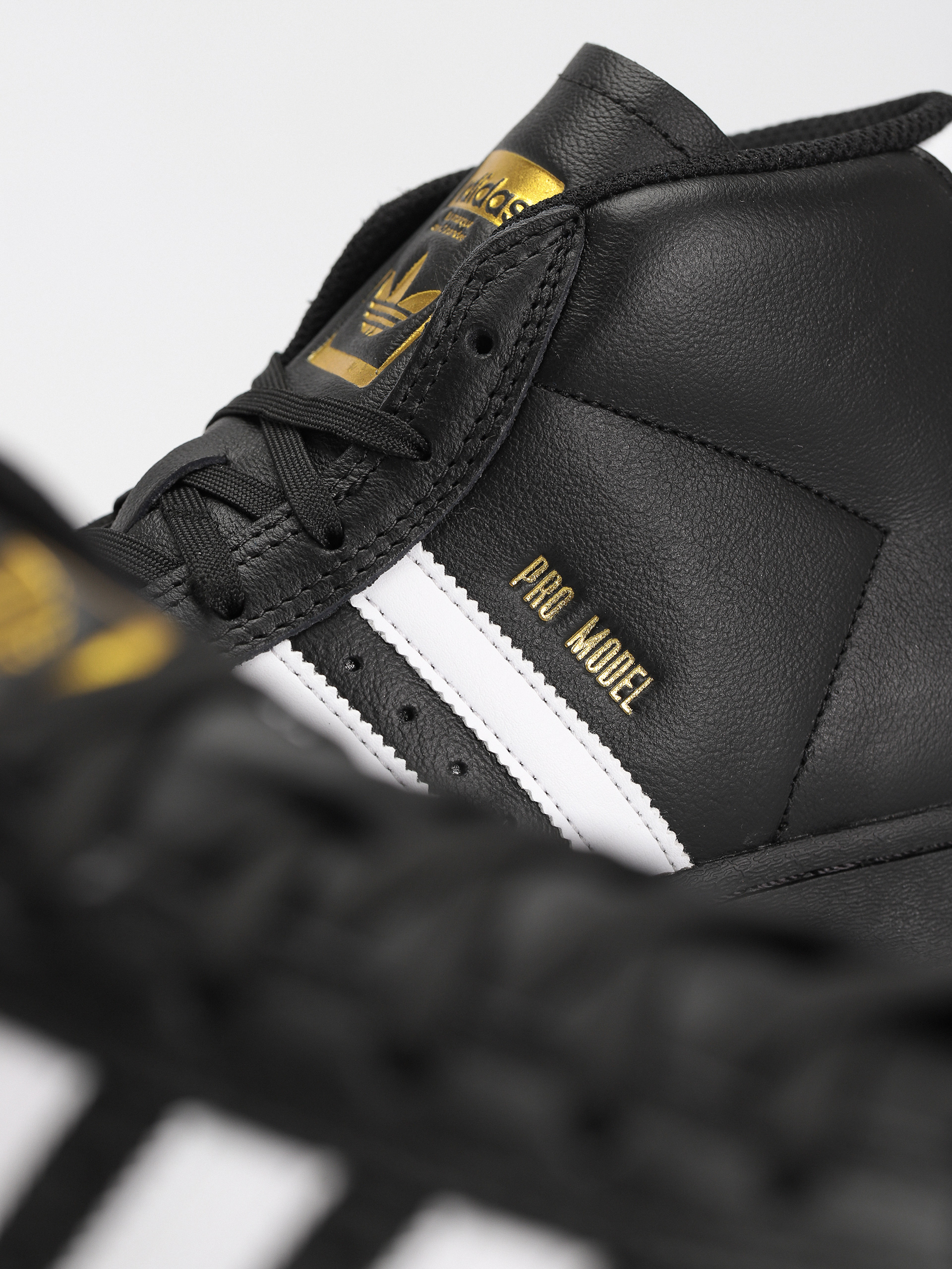 adidas Pro Model ADV Cipők (cblack/ftwwht/goldmt)