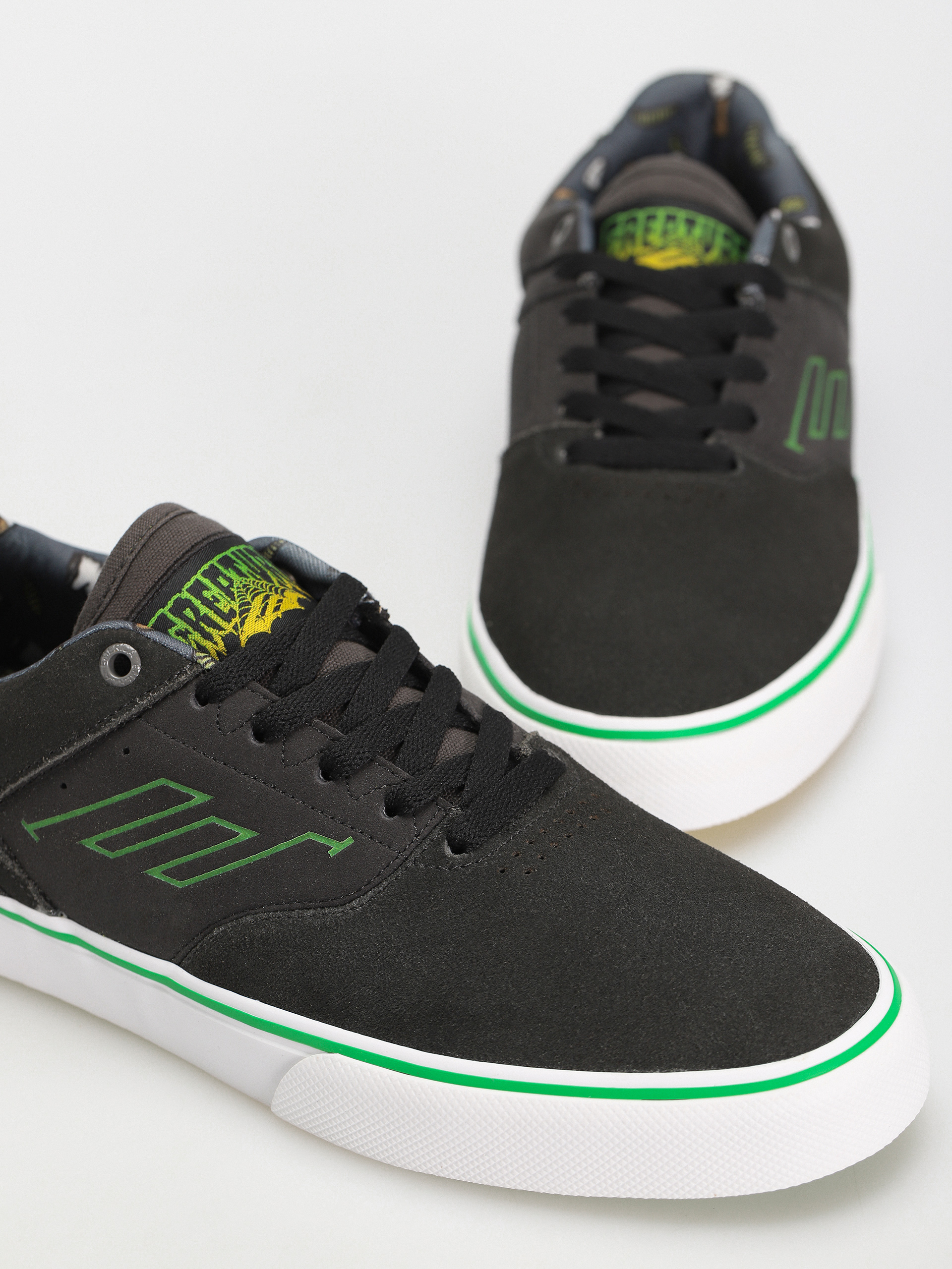 Emerica The Low Vulc X Creature Cipők (charcoal)