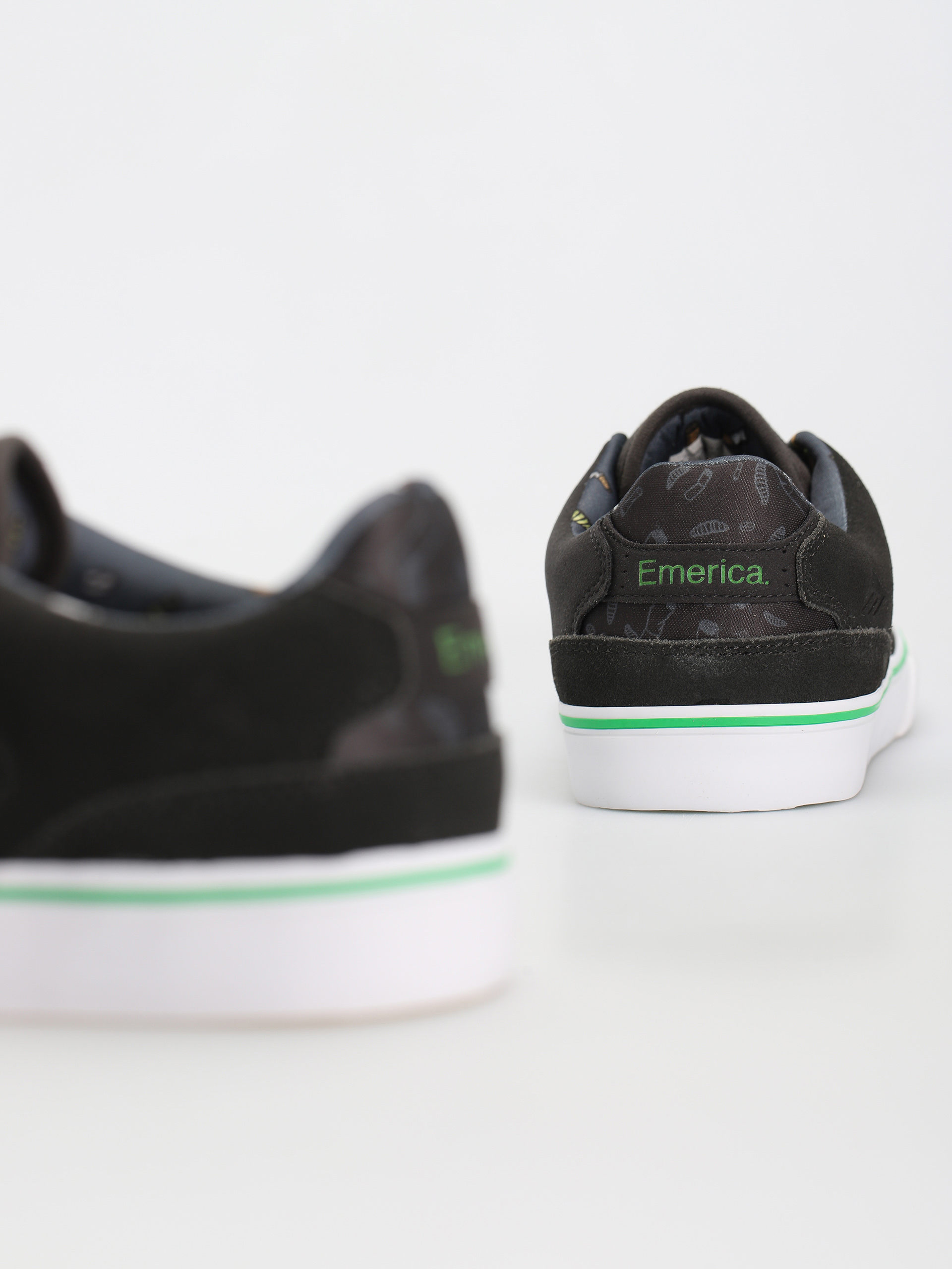 Emerica The Low Vulc X Creature Cipők (charcoal)