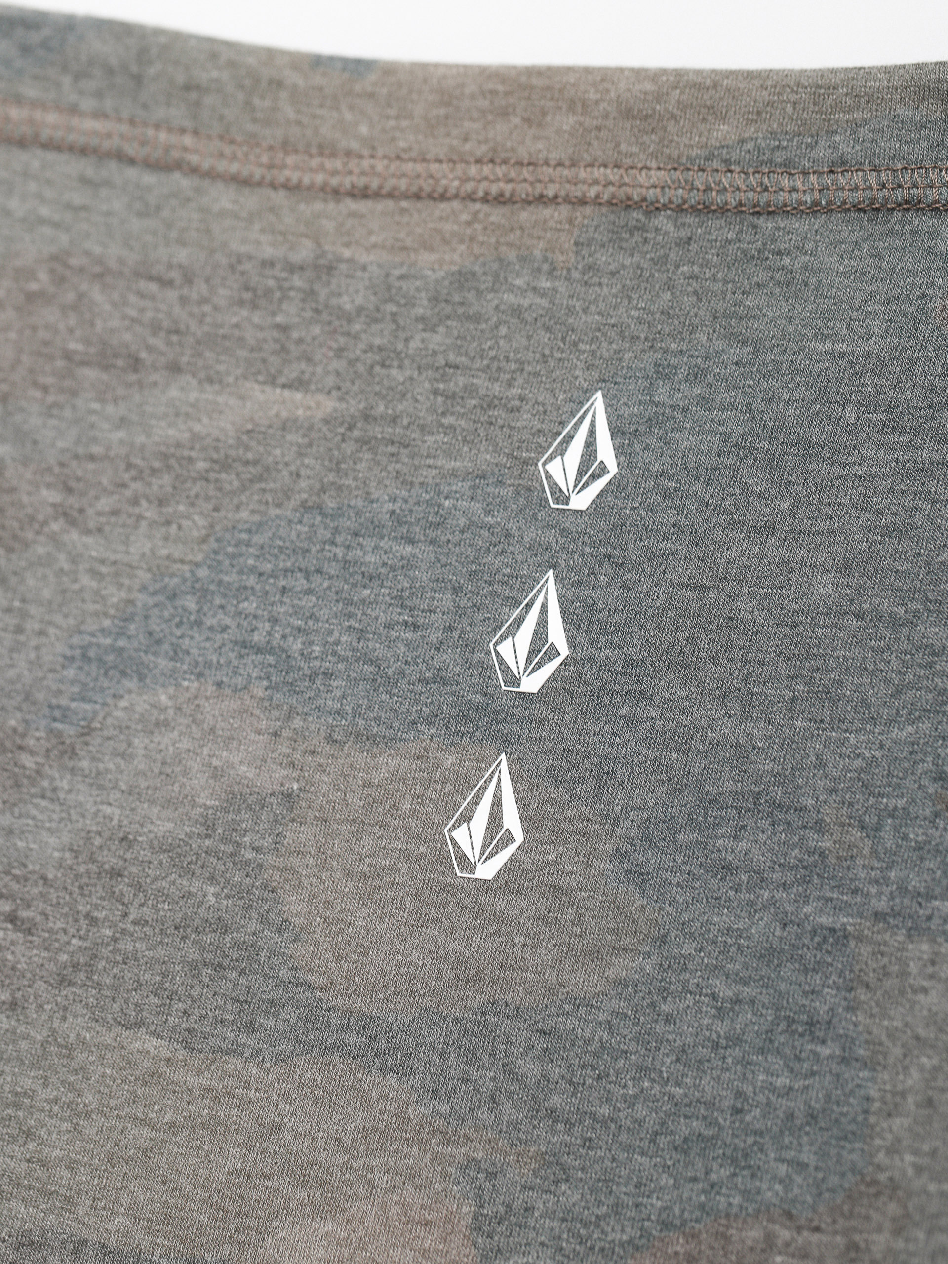 Volcom Face Tech Multi Tube Kendő Wmn (cloudwash camo)