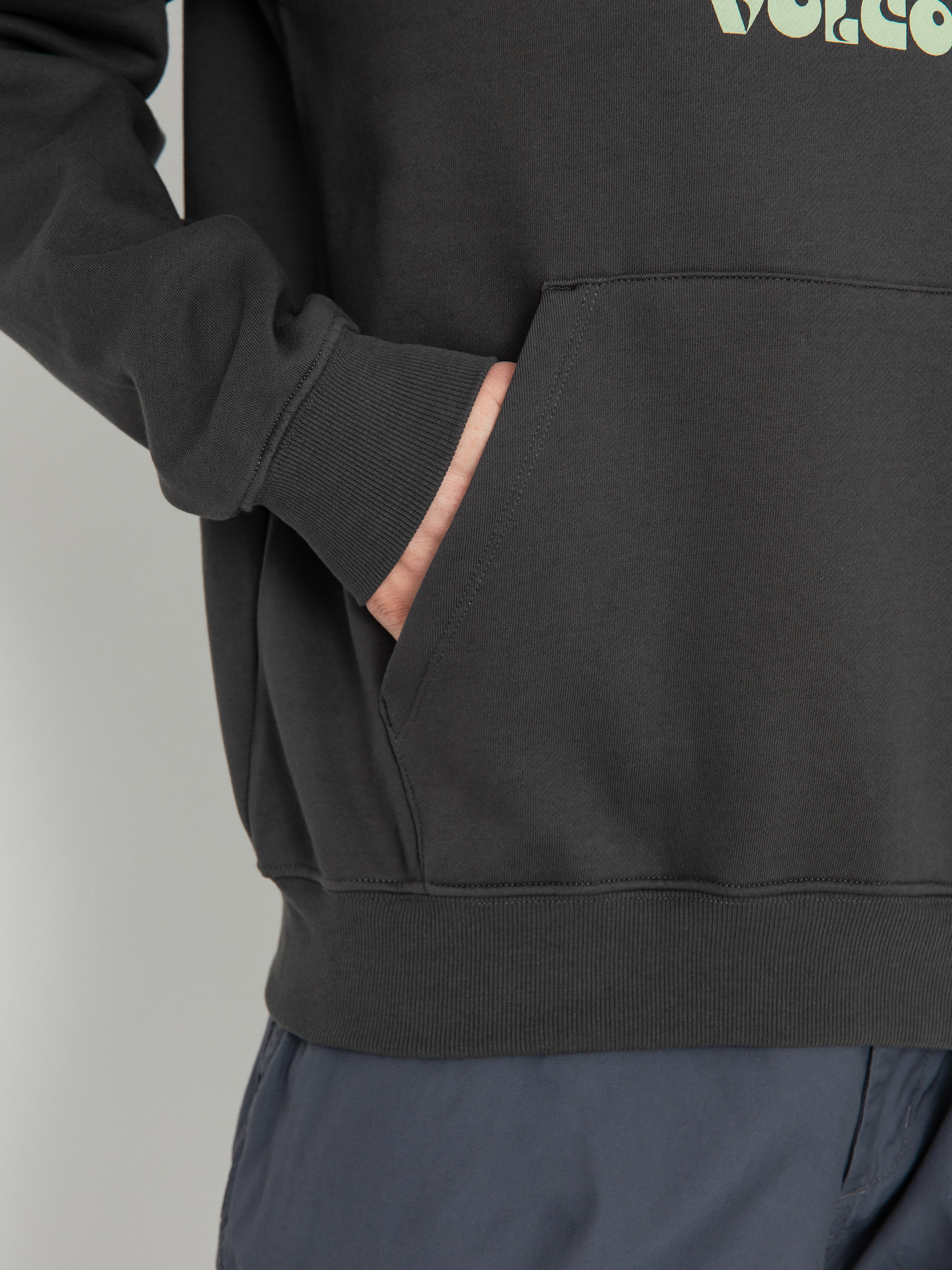 Volcom Earth Tripper HD Kapucnis pulóver (stealth)