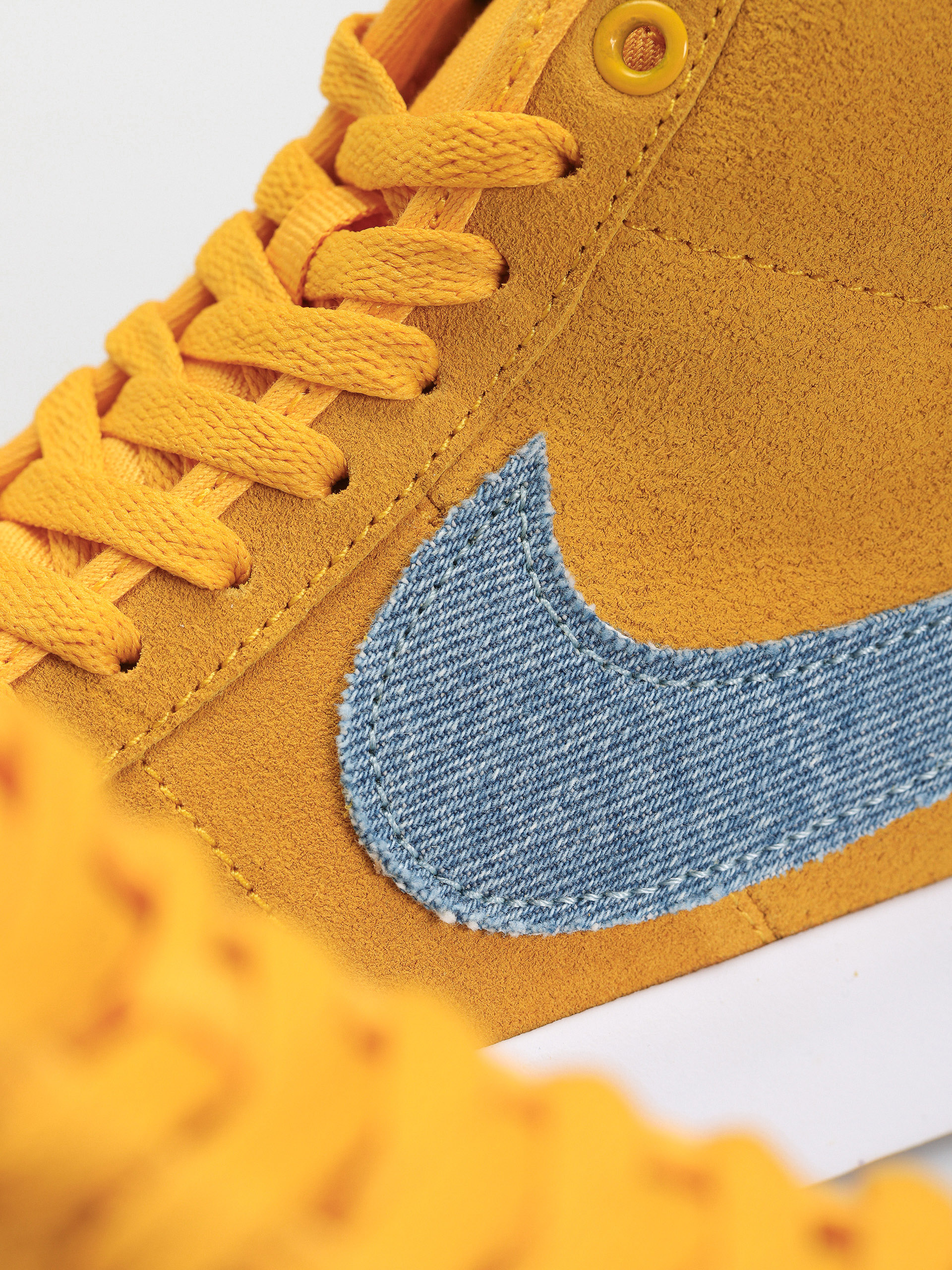 Nike SB Zoom Blazer Mid Pro GT Cipők (university gold/game royal)