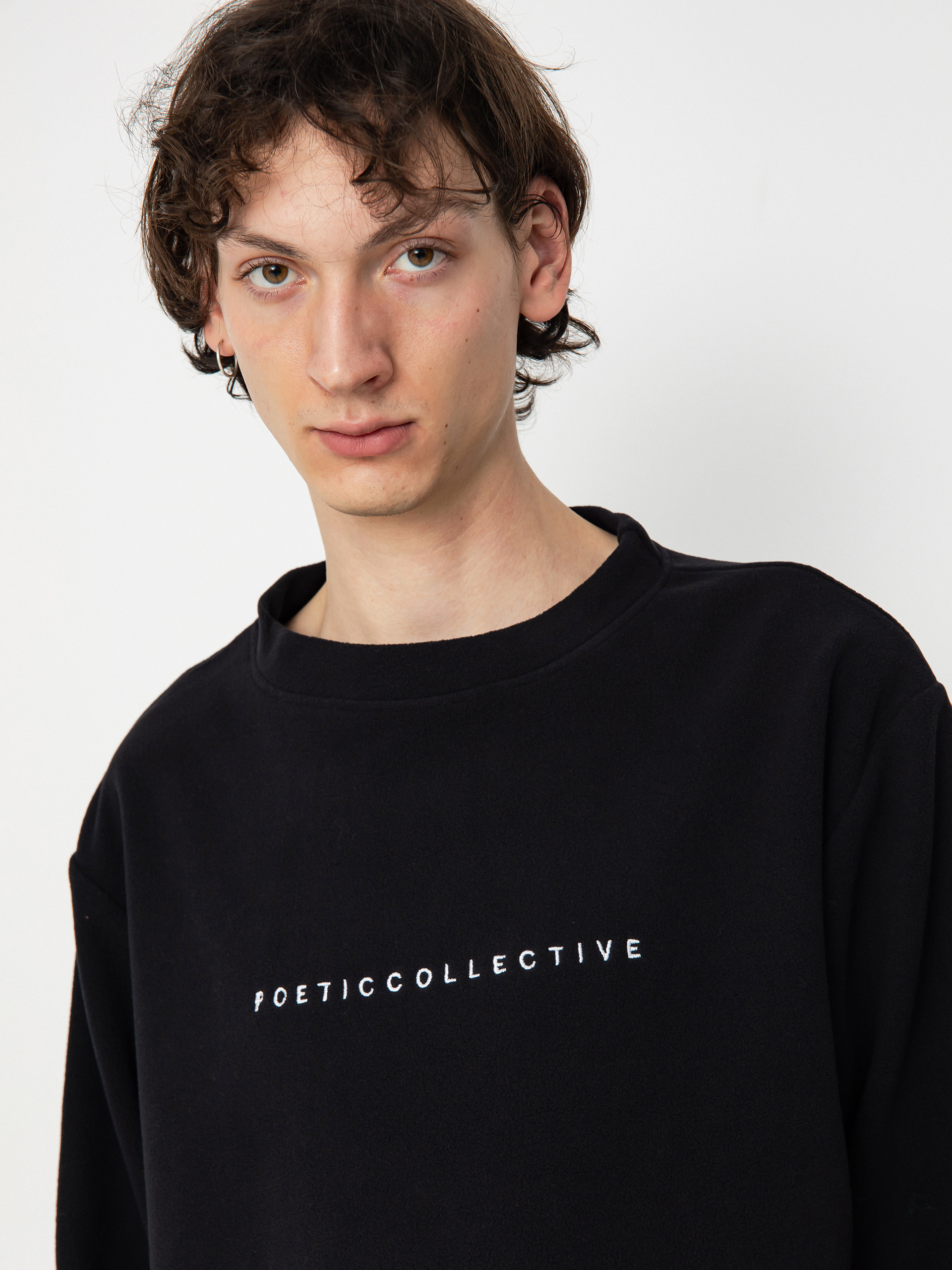 Poetic Collective Fleece Crew Pulóver (black)