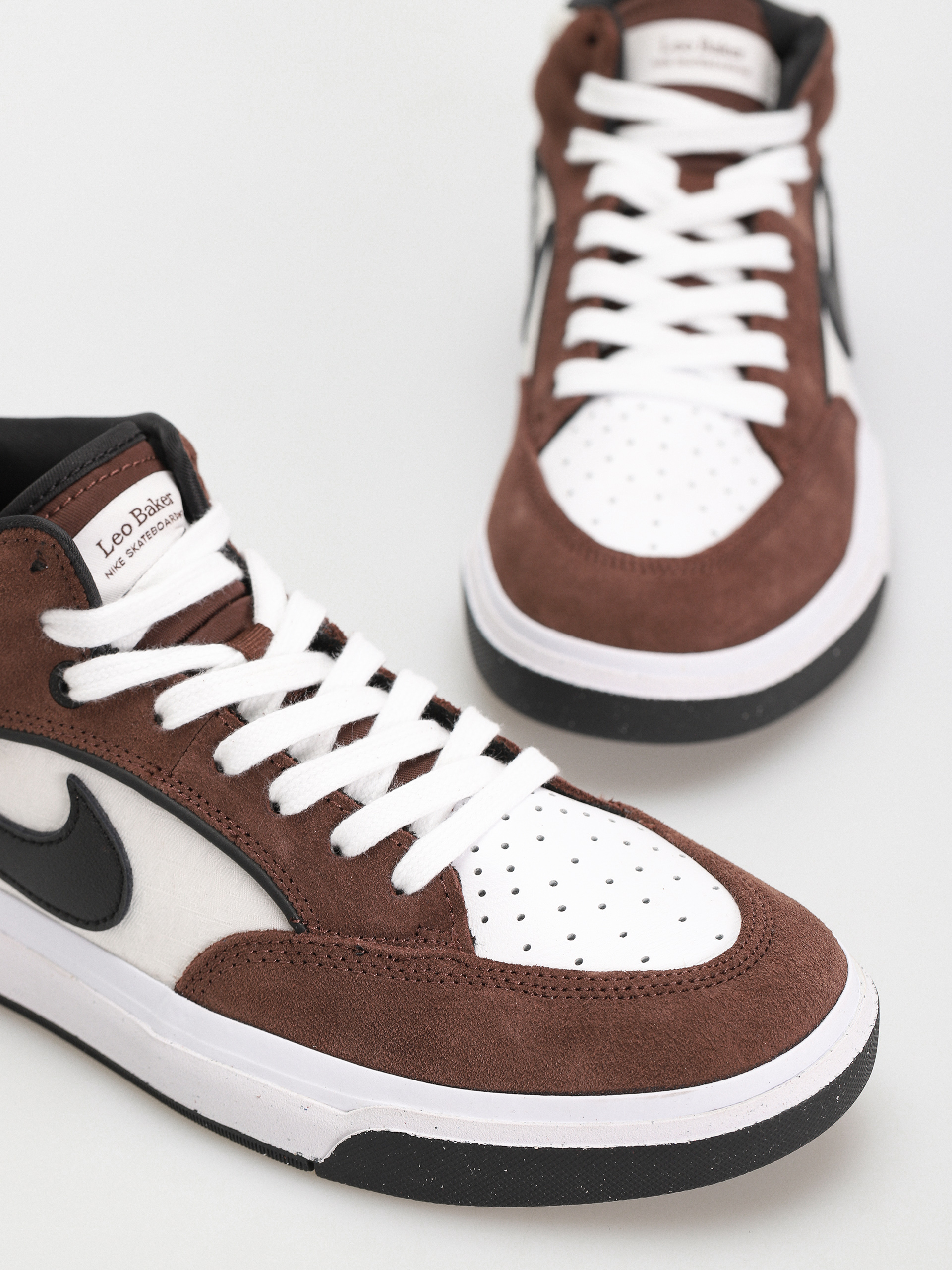 Nike SB React Leo Cipők (lt chocolate/black white black)