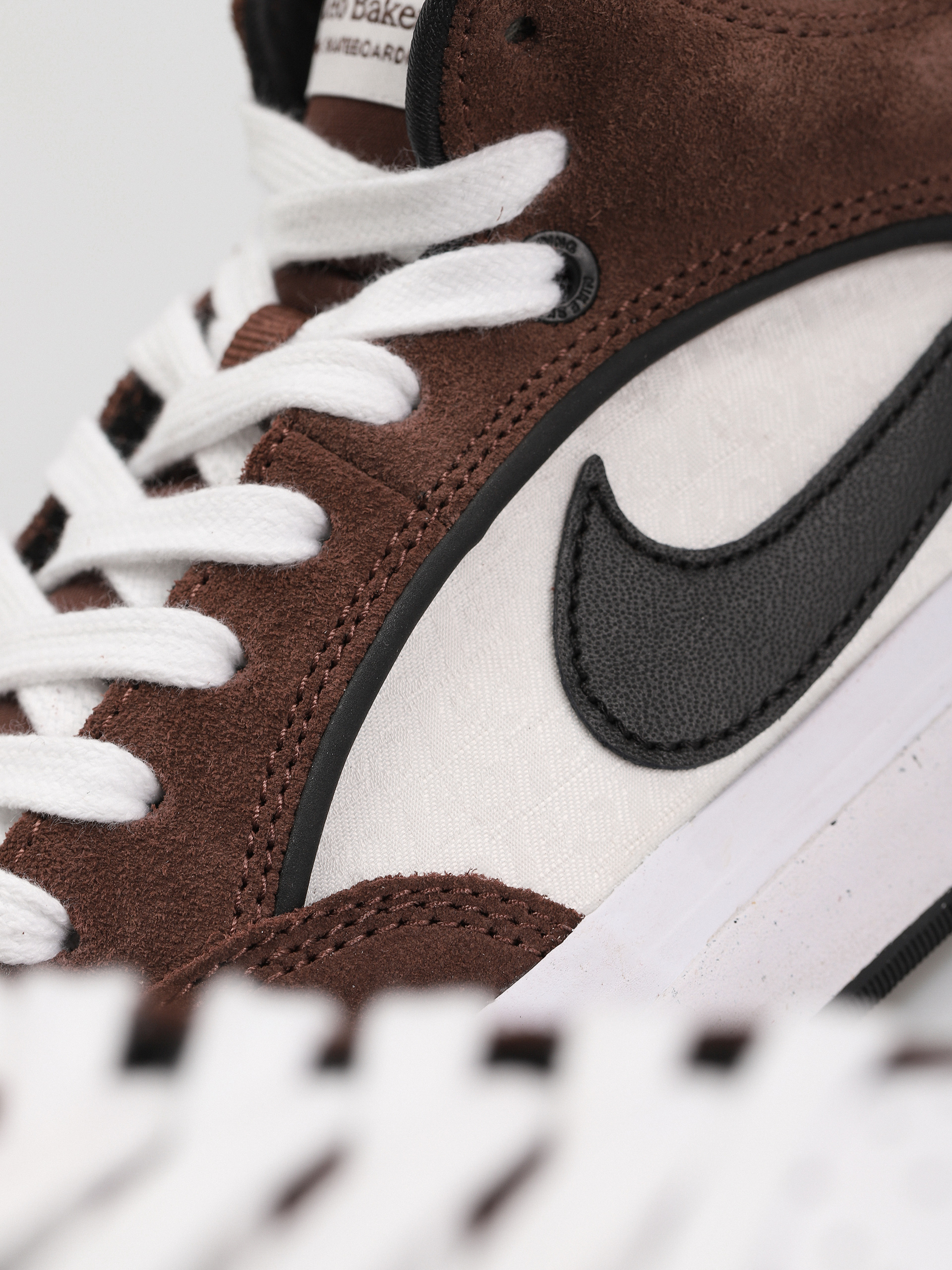 Nike SB React Leo Cipők (lt chocolate/black white black)