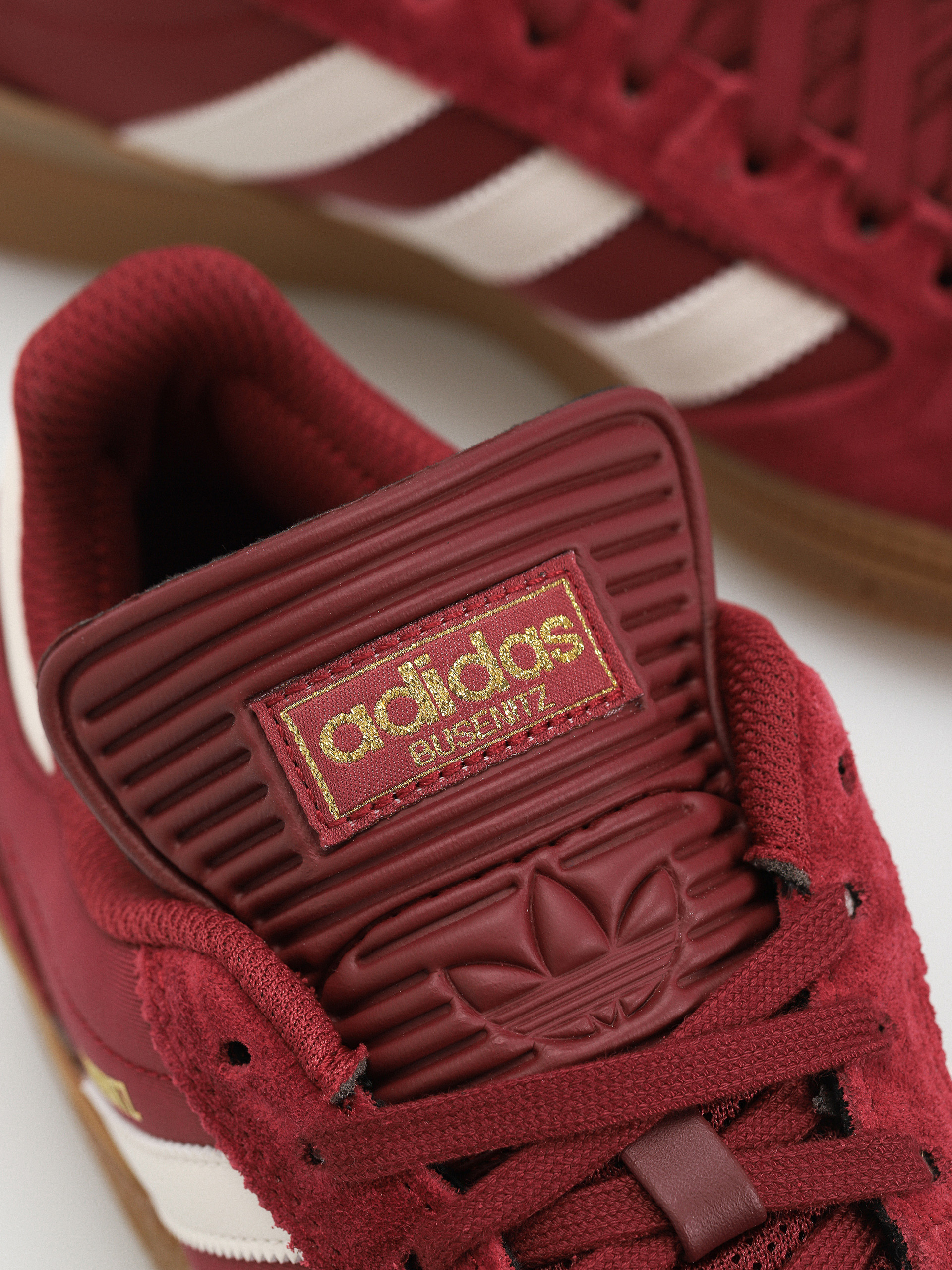 adidas Busenitz Cipők (cburgu/cwhite/goldmt)