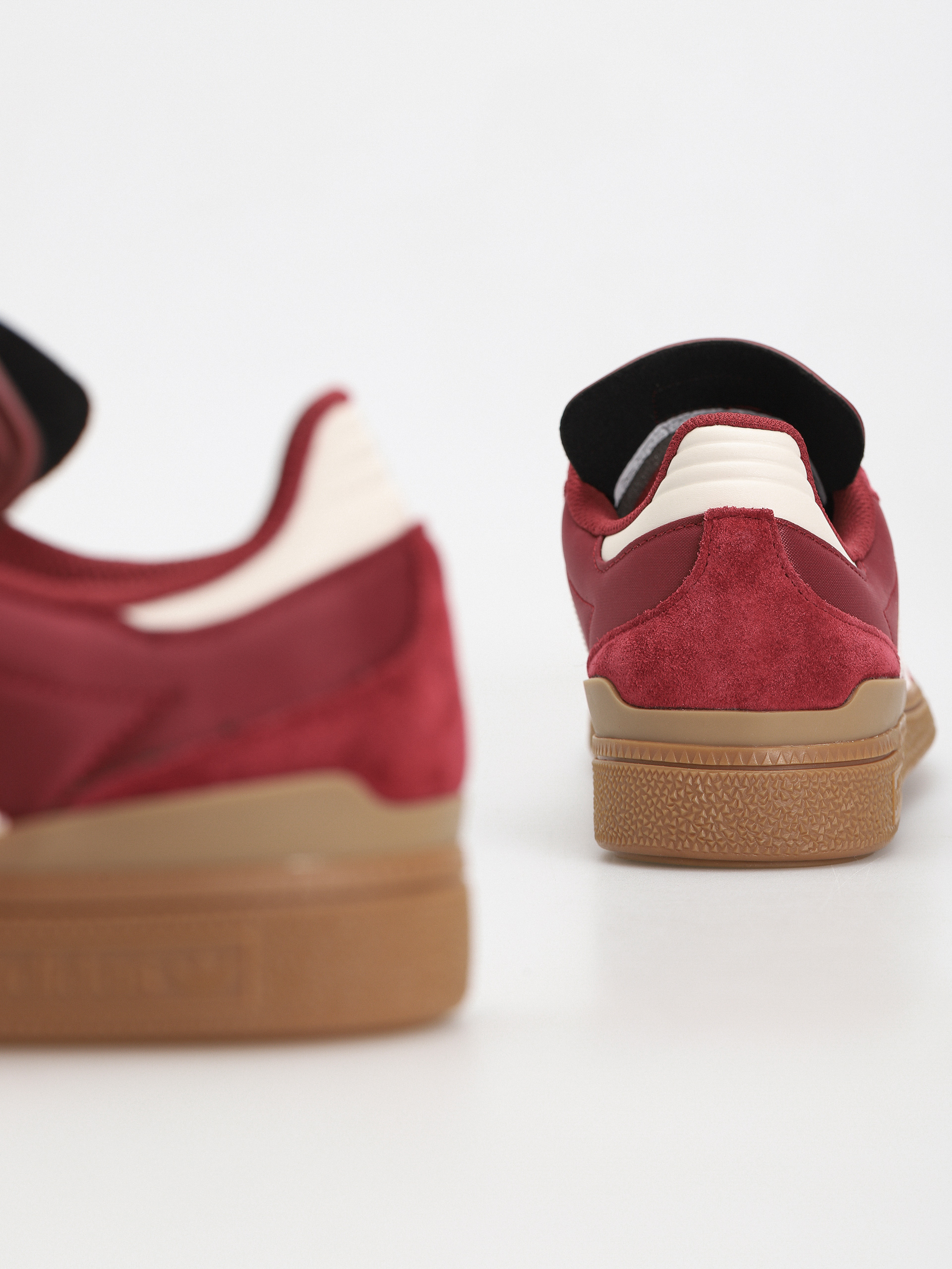 adidas Busenitz Cipők (cburgu/cwhite/goldmt)