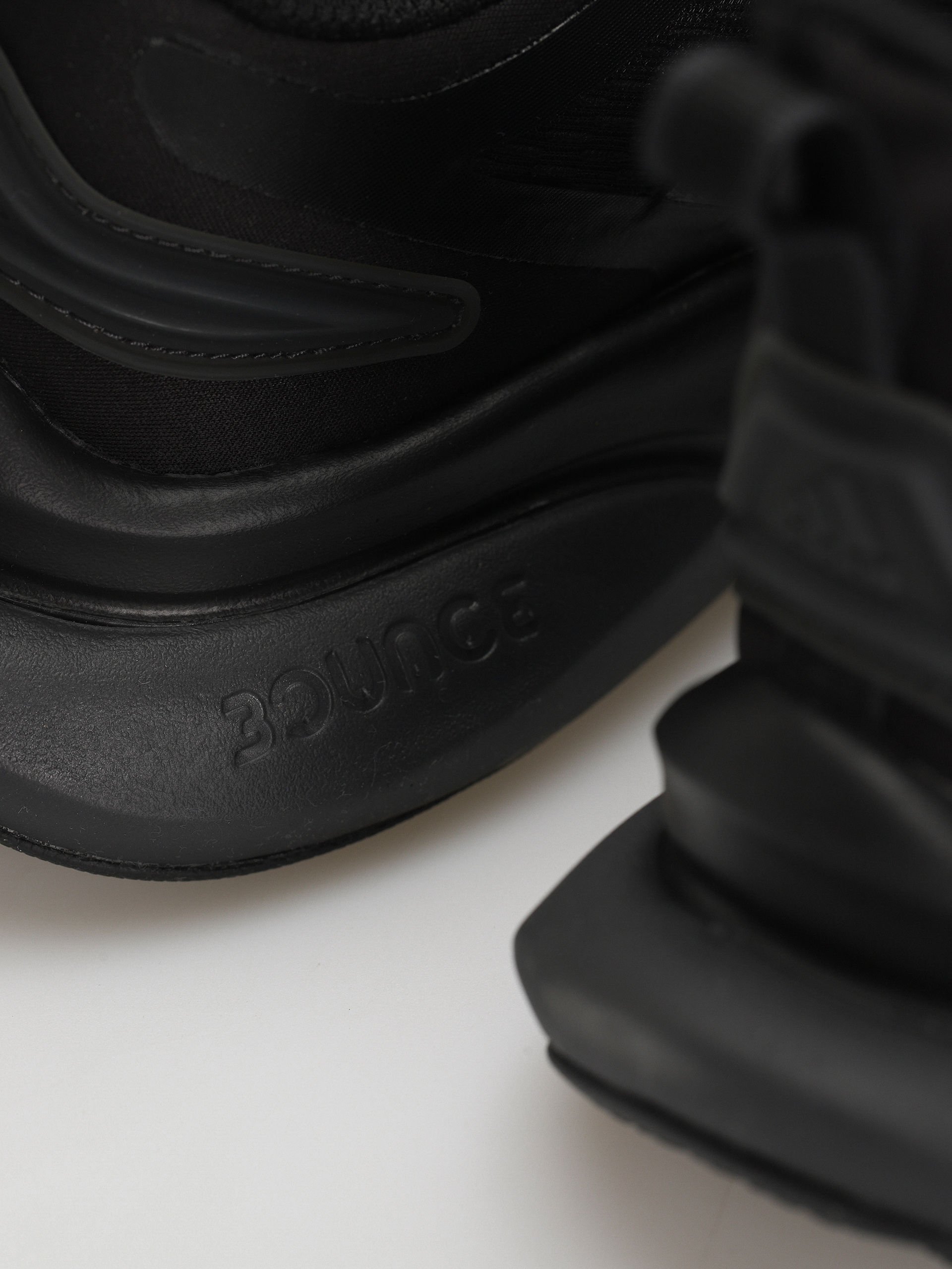 adidas AlphaBounce + Cipők (cblack/carbon/carbon)