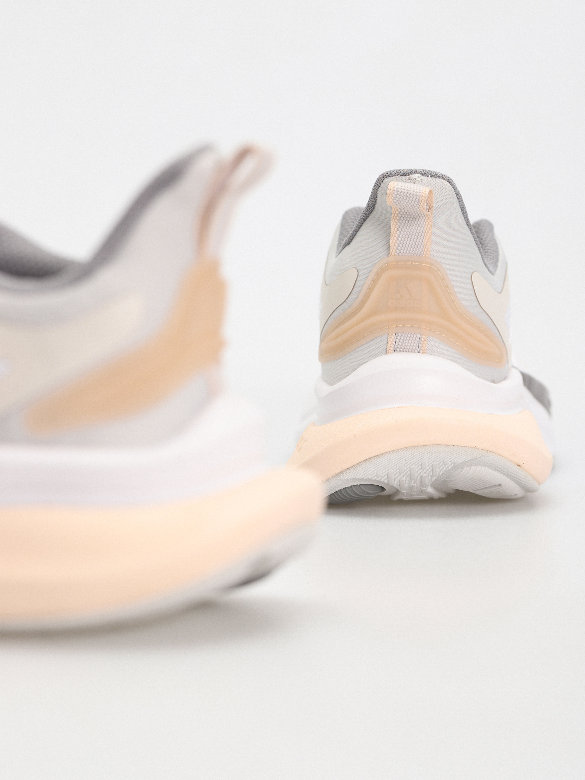 adidas AlphaBounce + Cipők Wmn (ftwwht/zeromt/grethr)