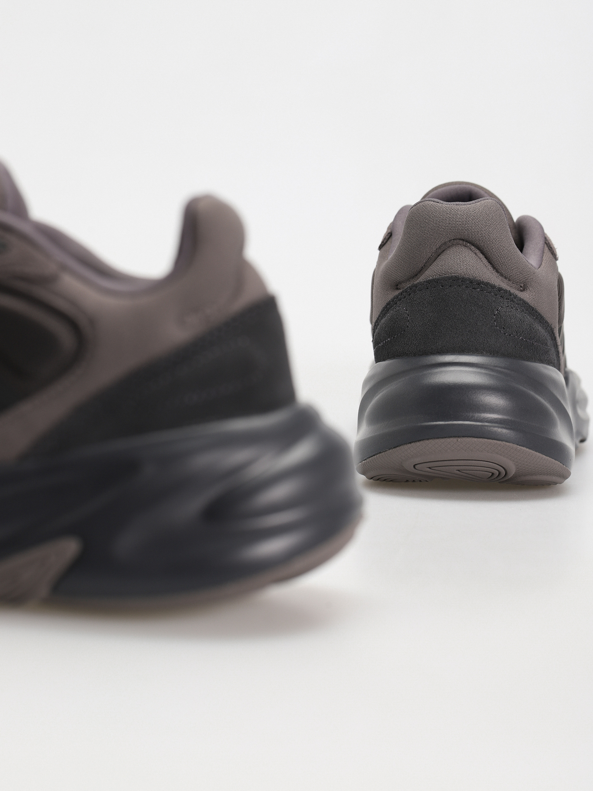 adidas Ozelle Cipők (chacoa/carbon/carbon)