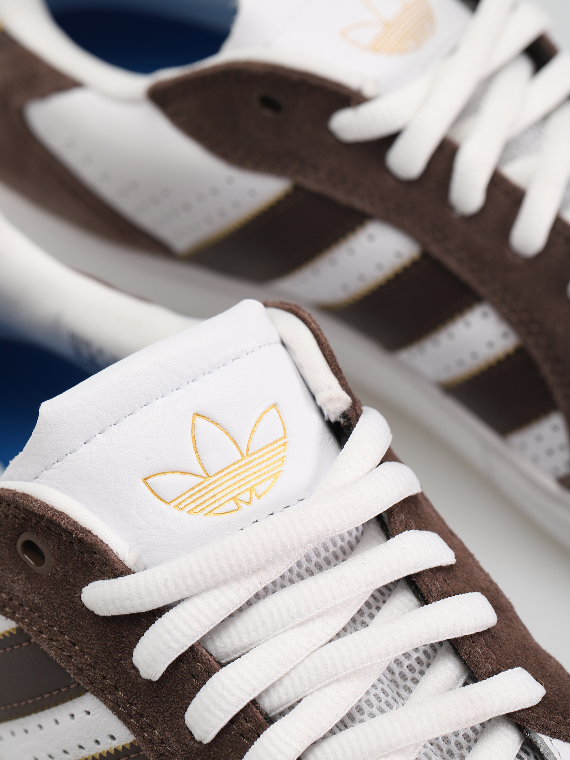 adidas Tyshawn Low Cipők (brown/ftwwht/goldmt)