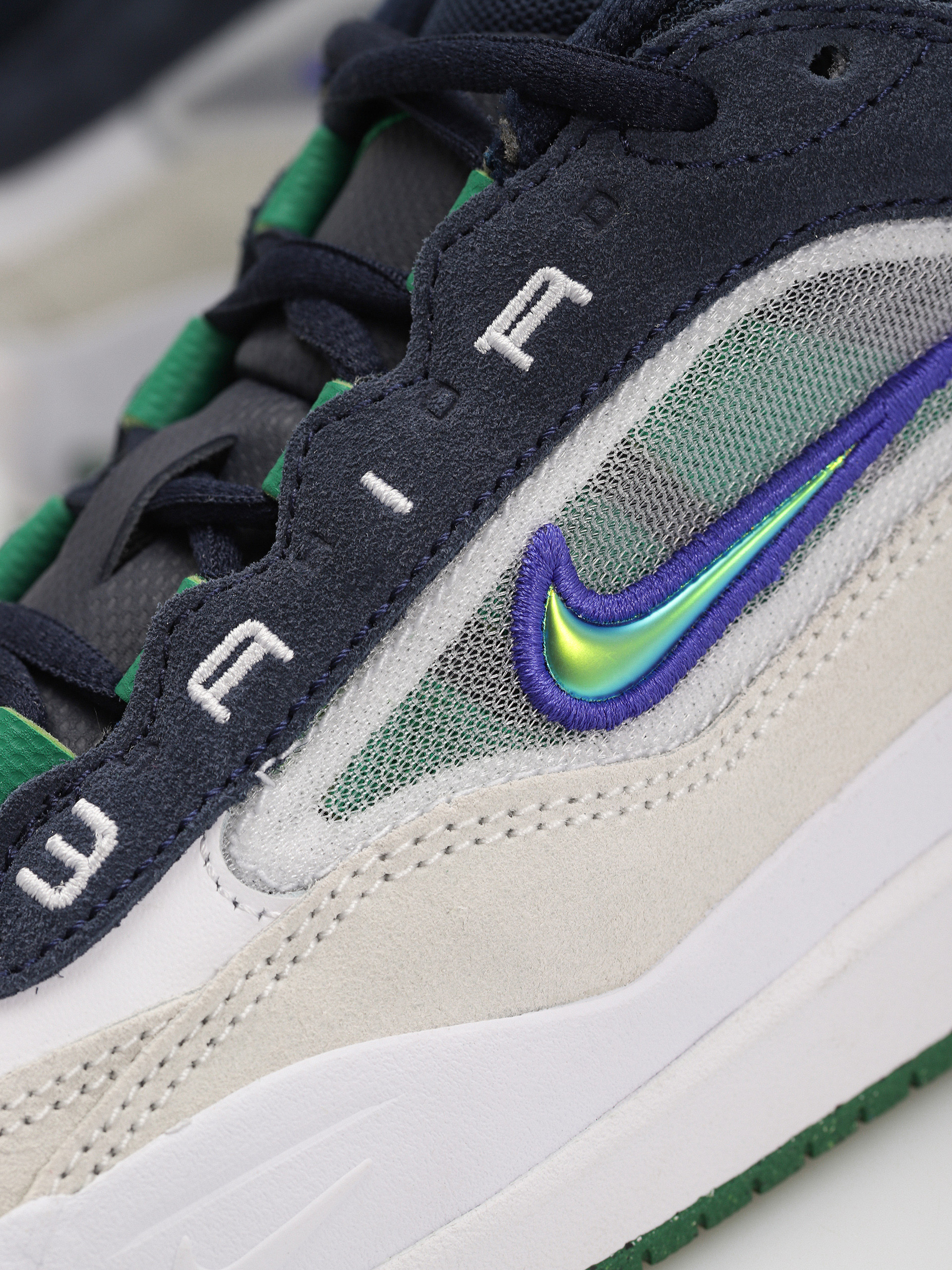 Nike SB Ishod 2 Cipők (white/persian violet obsidian pine green)