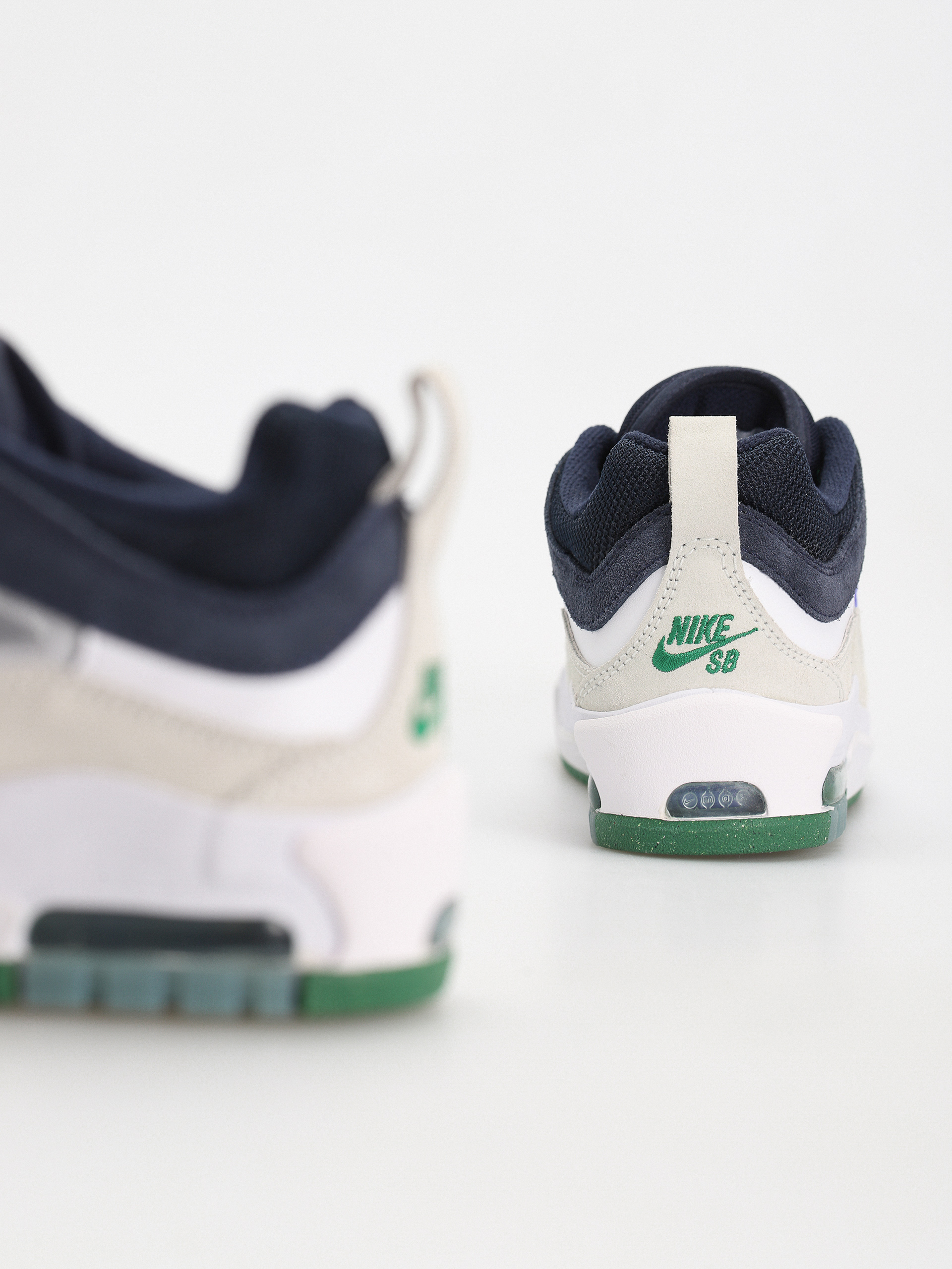 Nike SB Ishod 2 Cipők (white/persian violet obsidian pine green)