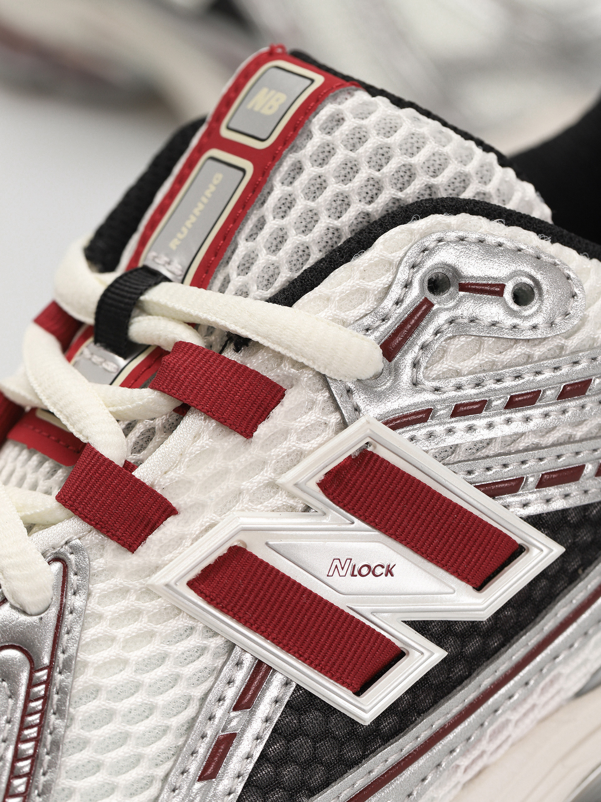 New Balance 1906 Cipők (silver classic crimson)