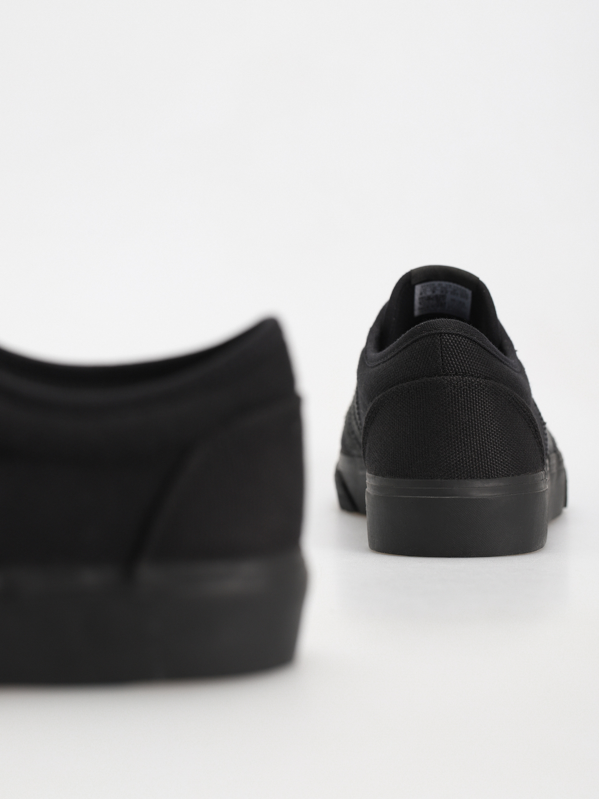 adidas Adi Ease Cipők (cblack/carbon/cblack)