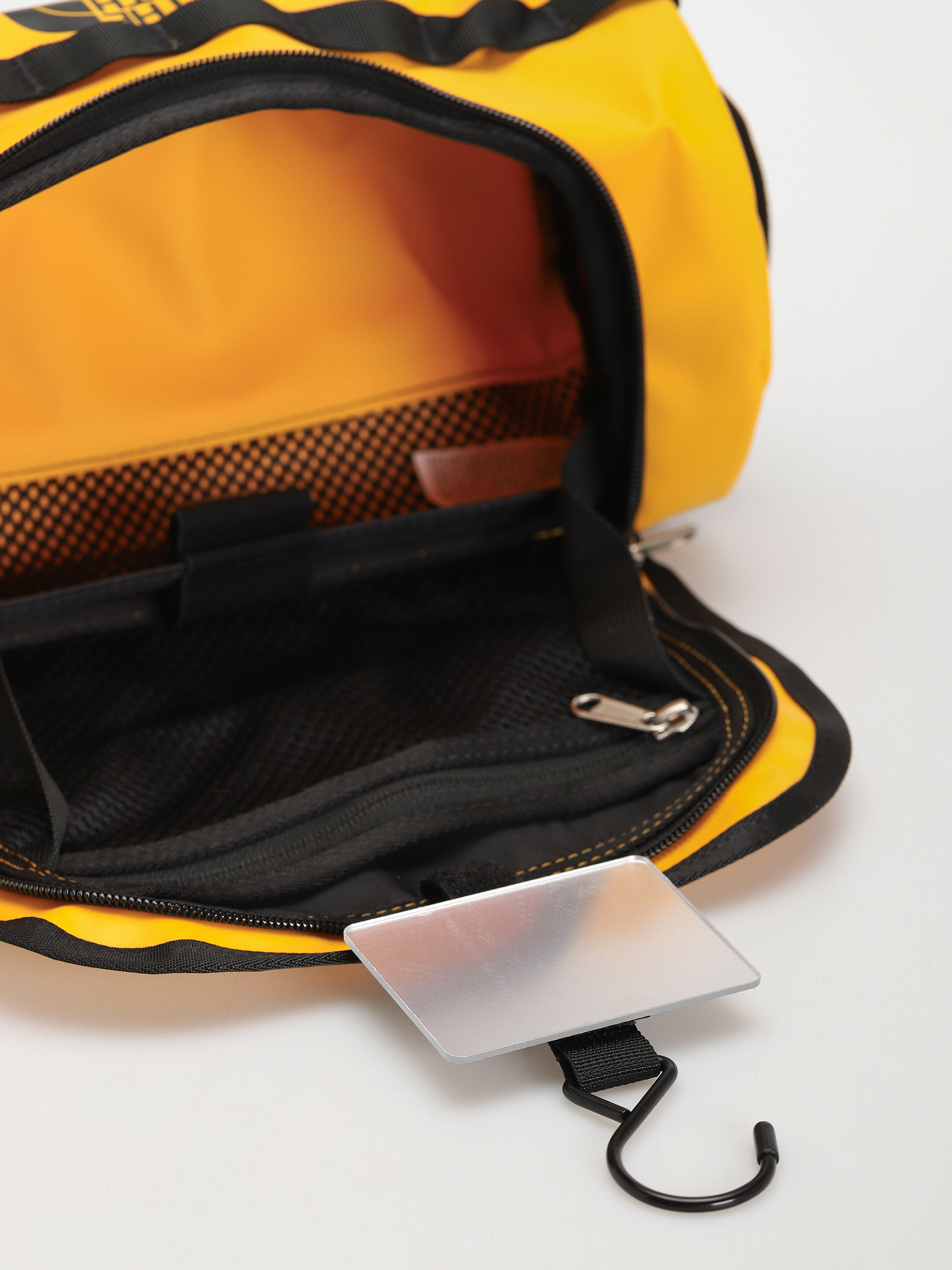 The North Face Bc Travel Canister L Kozmetikai táska (summit gold/tnf black)