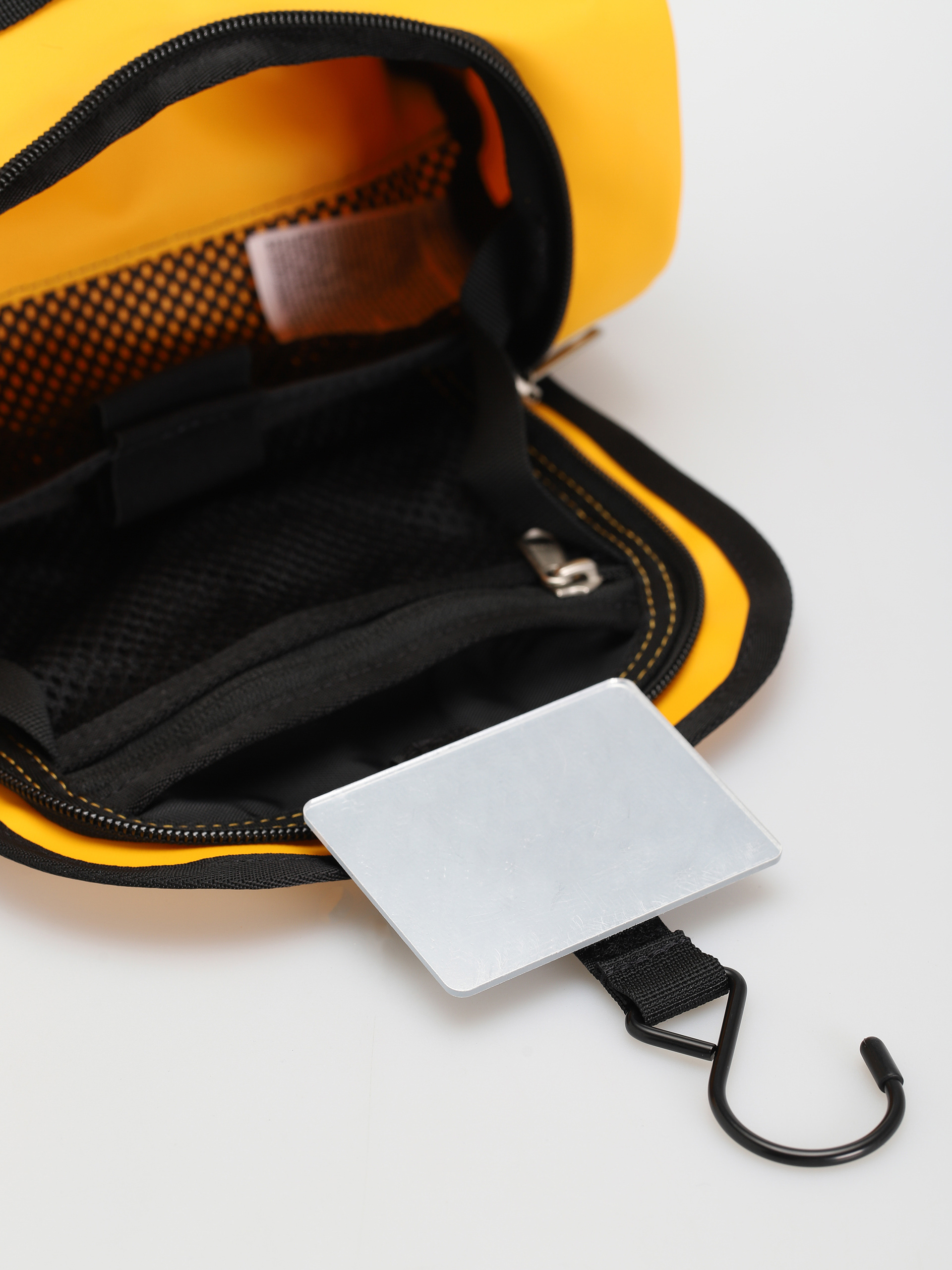 The North Face Bc Travel Canister S Kozmetikai táska (summit gold/tnf black)