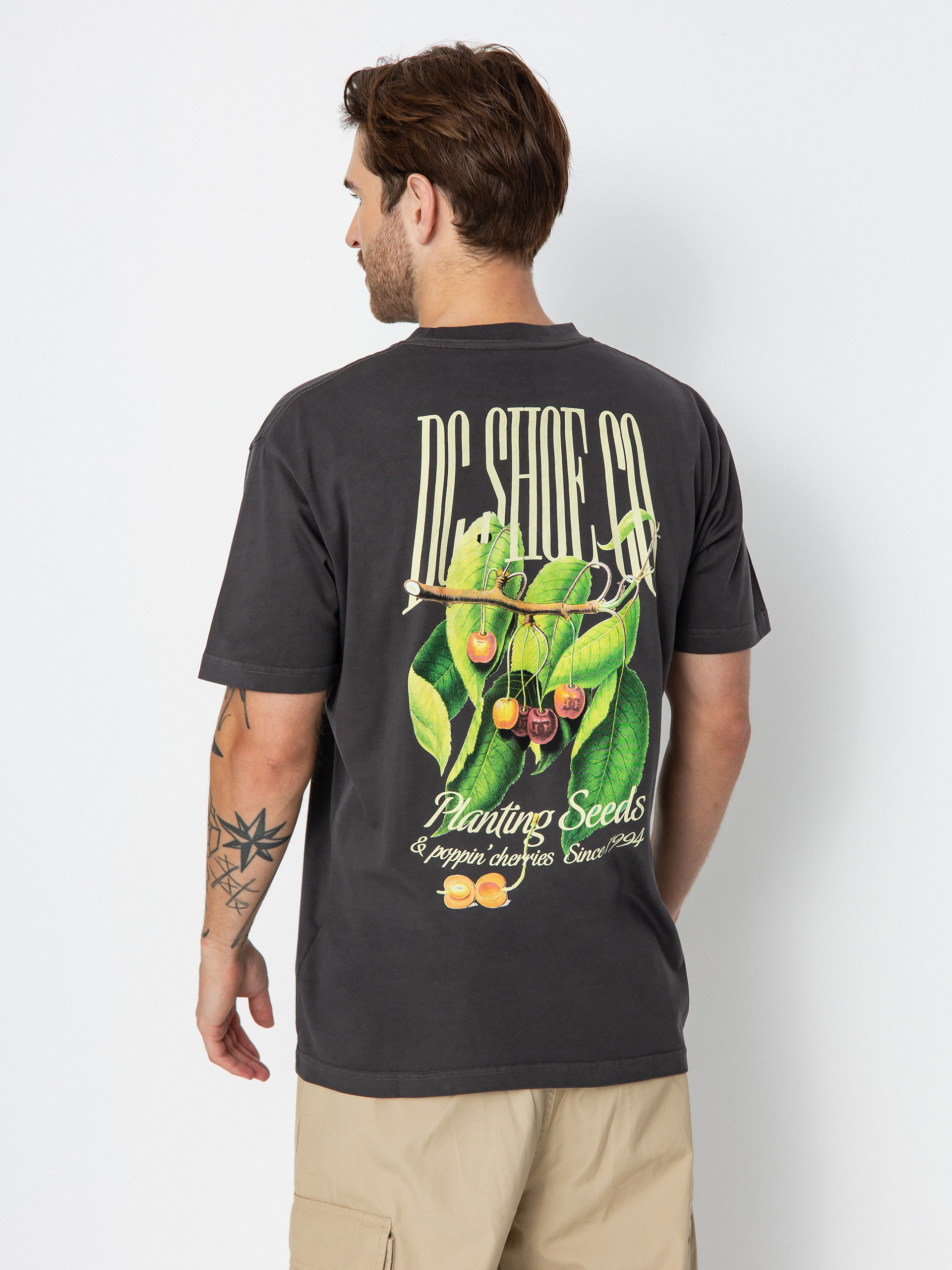 DC Seed Planter Póló (black enzyme wash)