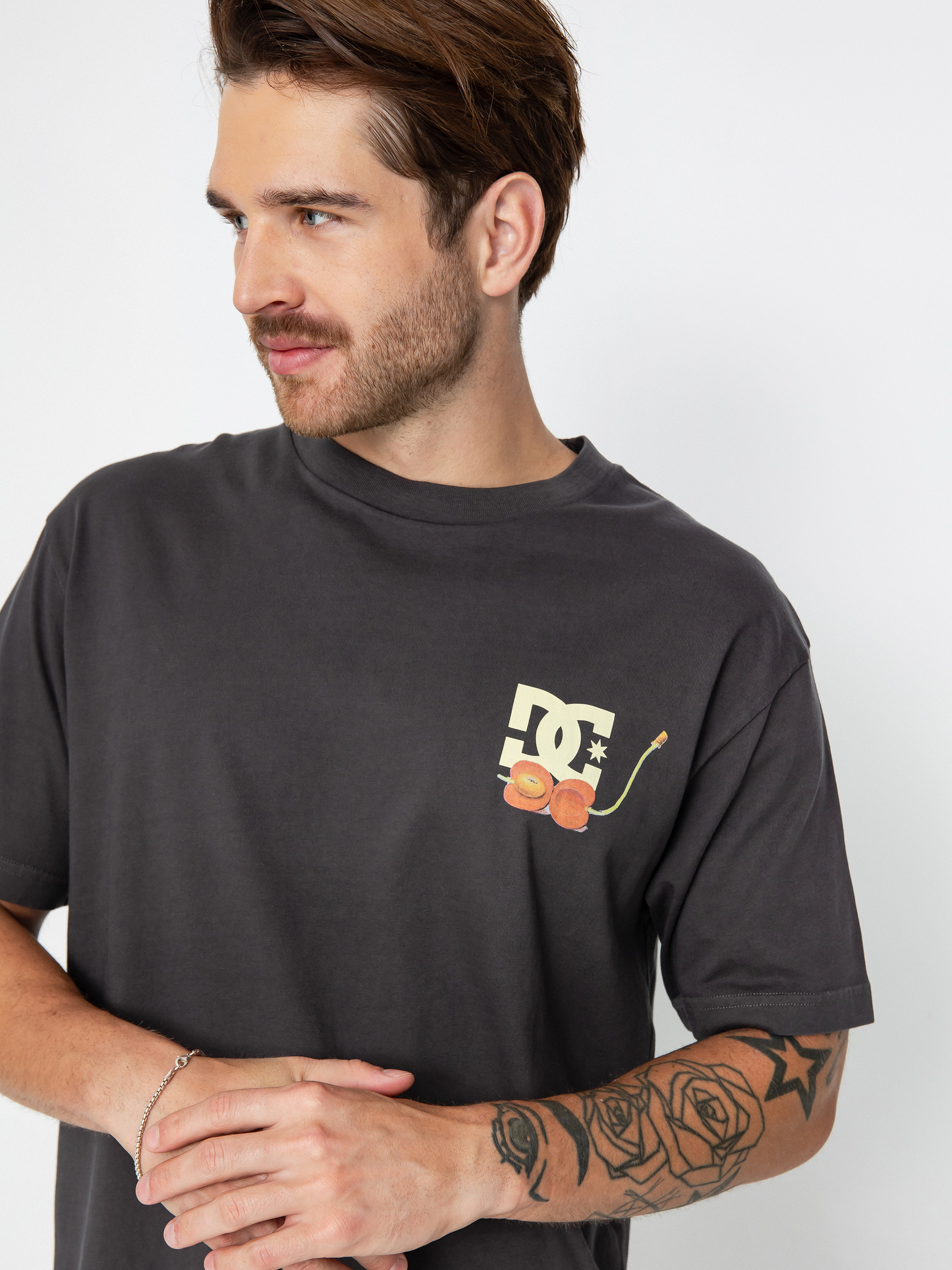 DC Seed Planter Póló (black enzyme wash)