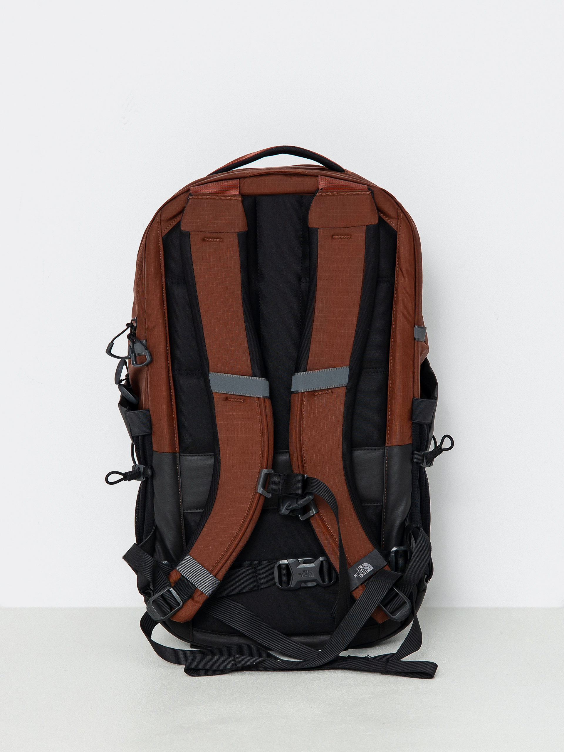 Hátizsák The North Face Borealis (dark oak/tnf black)