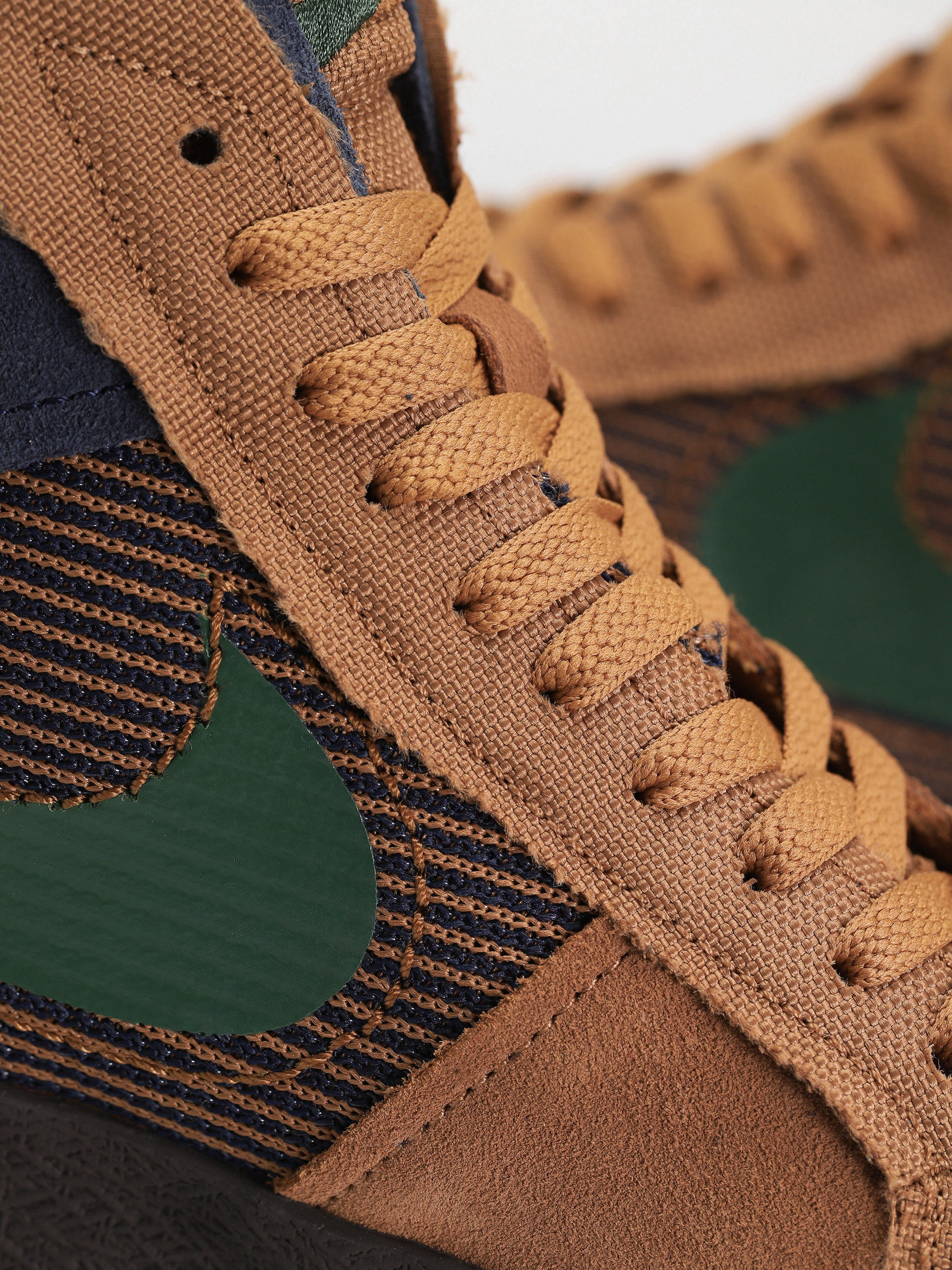 Nike SB Zoom Blazer Mid Prm Cipők (legend dk brown/fir obsidian)