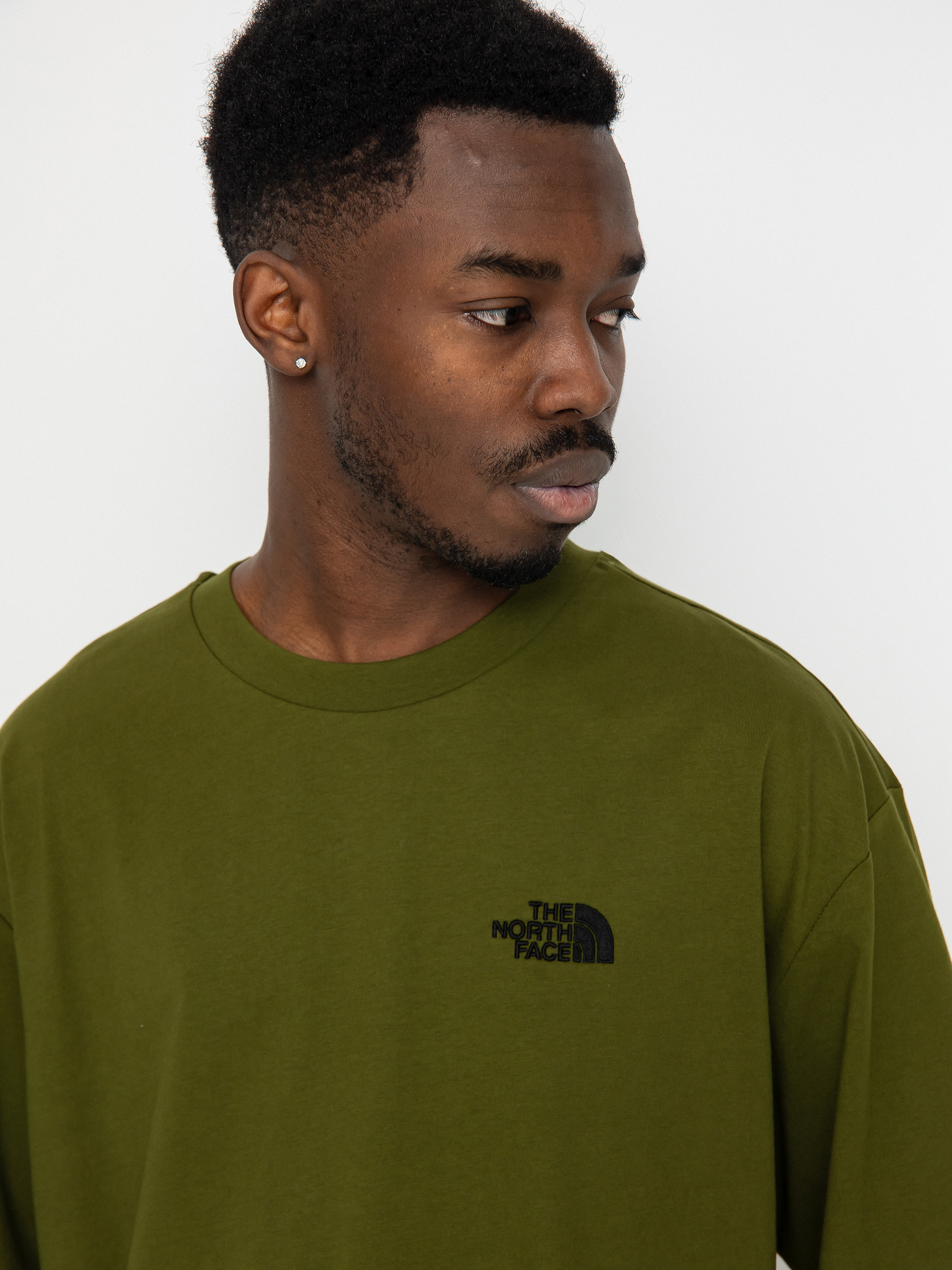 The North Face Essential Oversize Póló (forest olive)