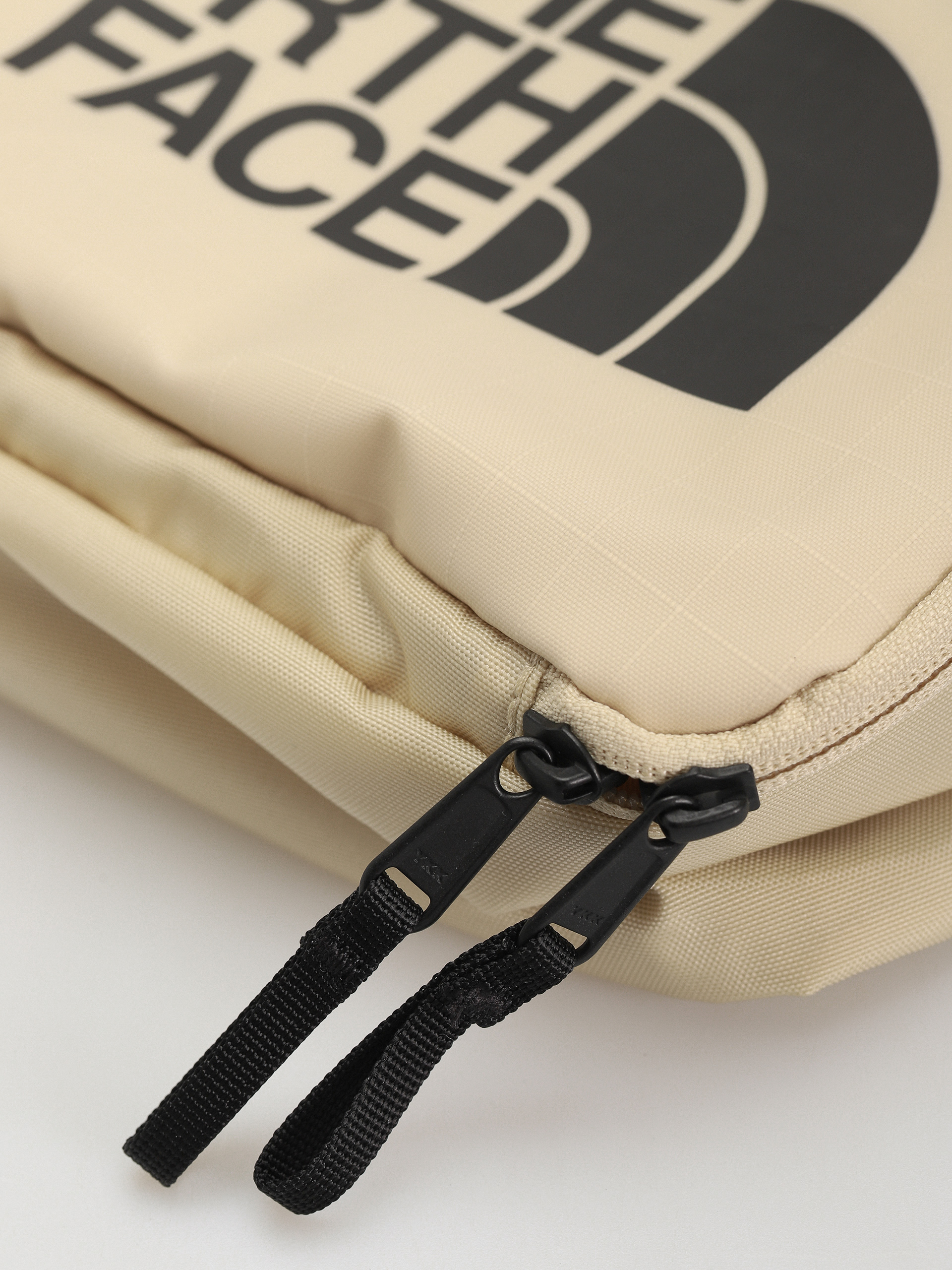 The North Face Base Camp Voyager Dopp Kit Kozmetikai táska (gravel/tnf black)