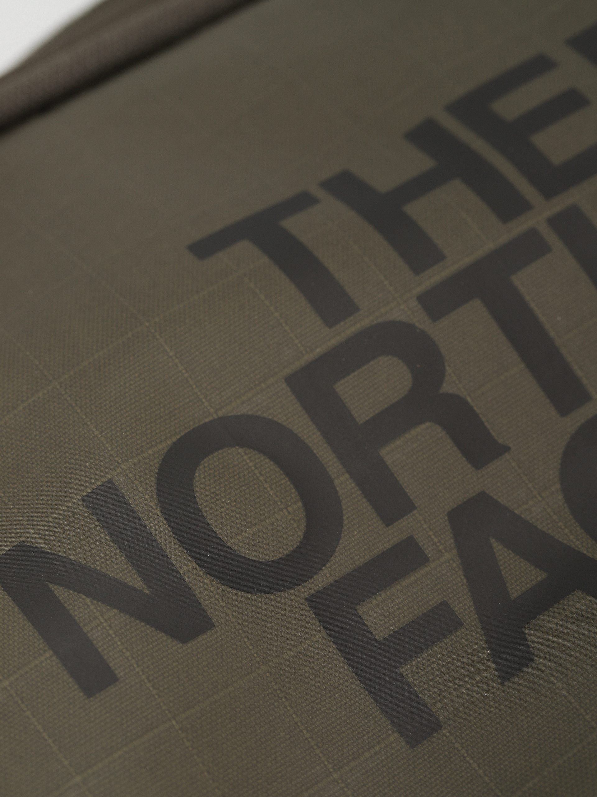 The North Face Base Camp Voyager Dopp Kit Kozmetikai táska (new taupe green/tnf black)