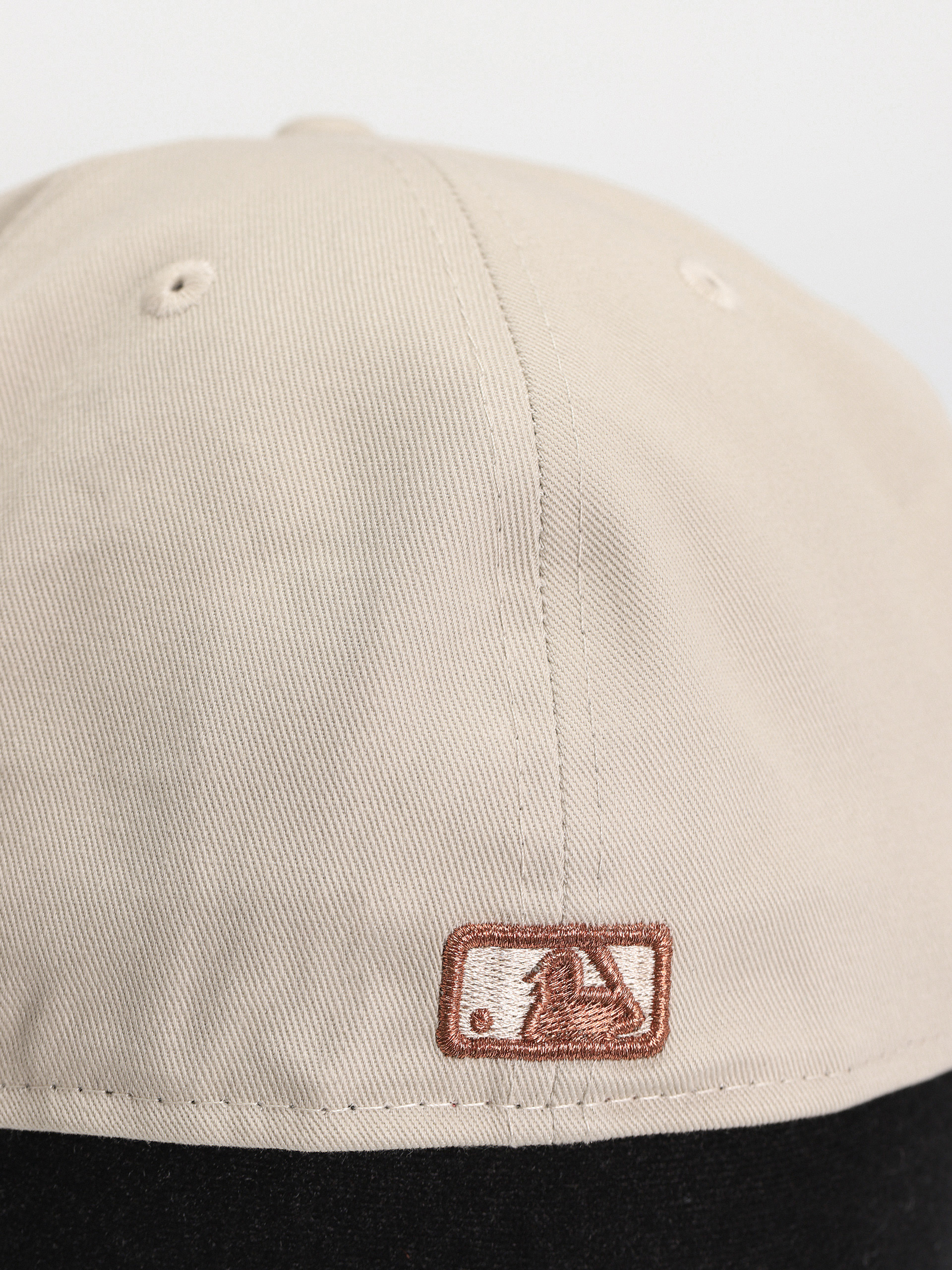 Baseball sapka New Era Metallic Outline 59Fifty Chicago White Sox (stone)