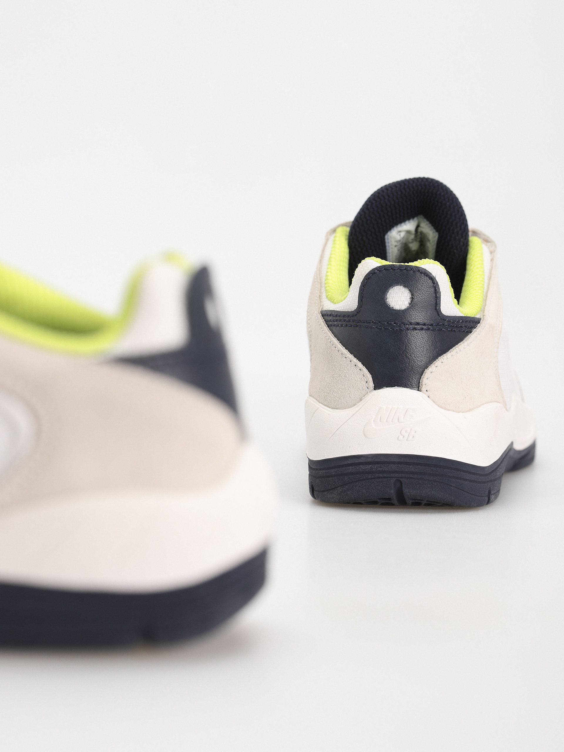 Nike SB Vertebrae Cipők (summit white/persian violet)