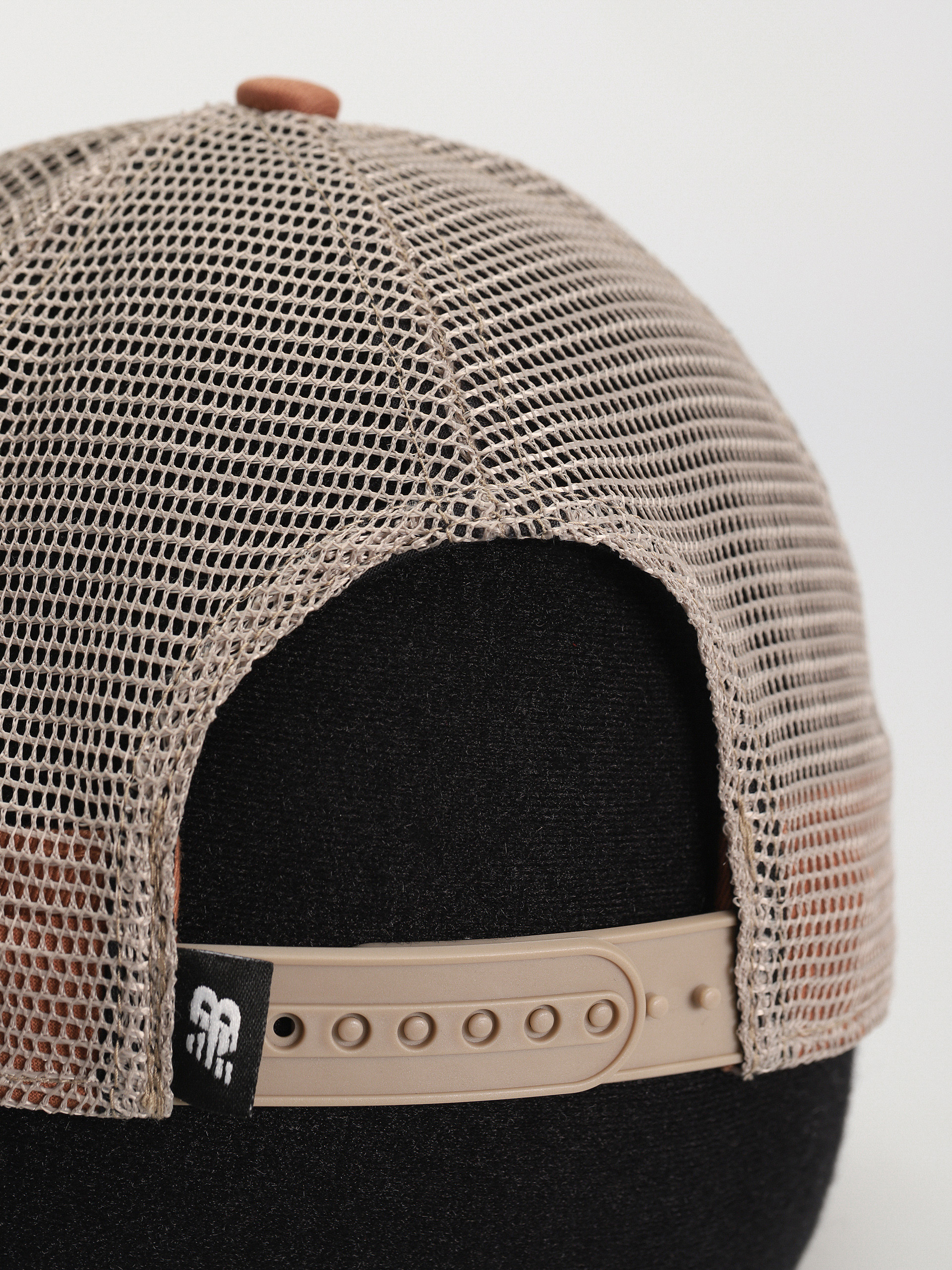 New Balance Sport Essentials Trucker Baseball sapka (walnut)