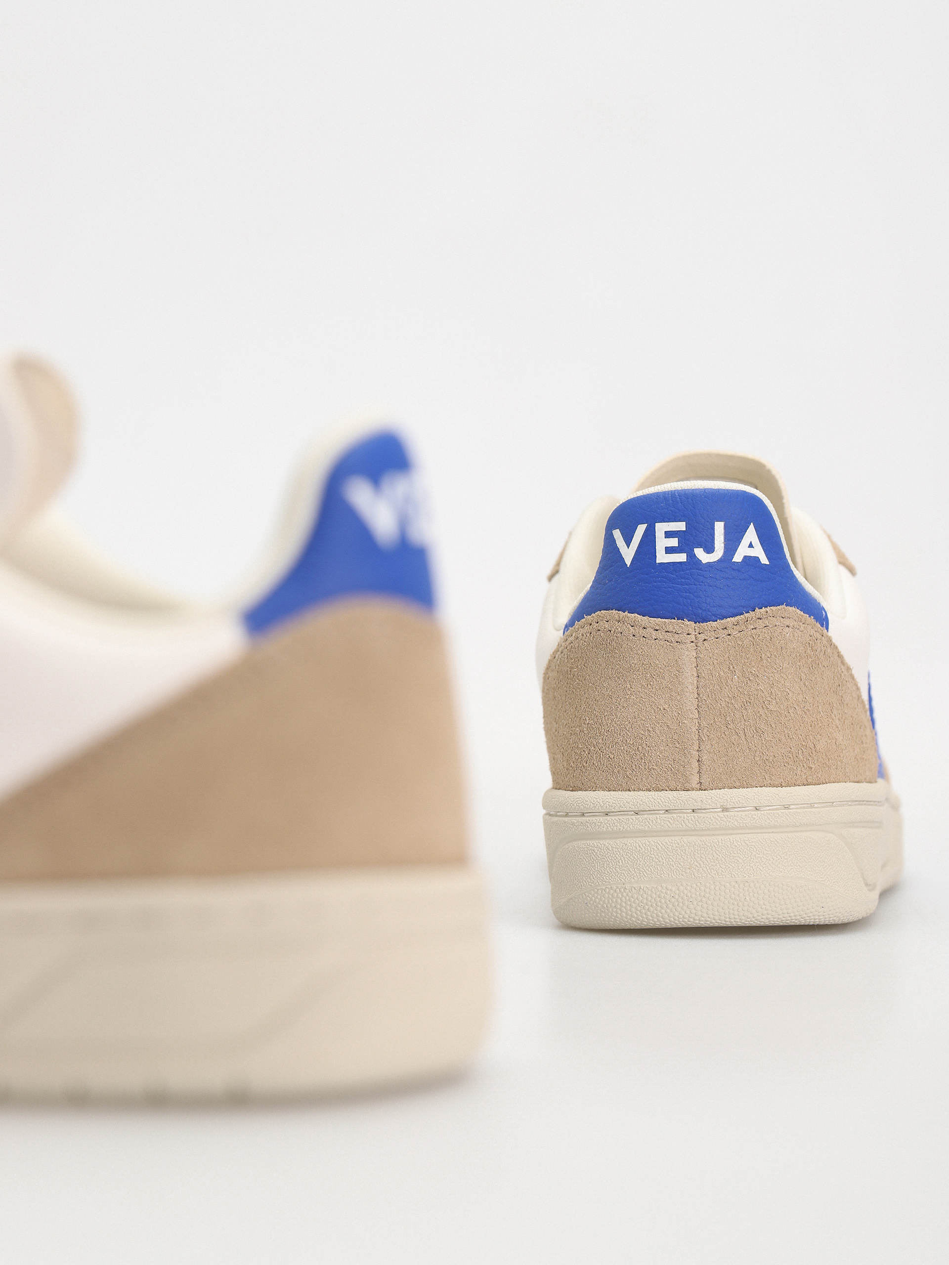 Veja V-10 Cipők Wmn (extra white paros sahara)