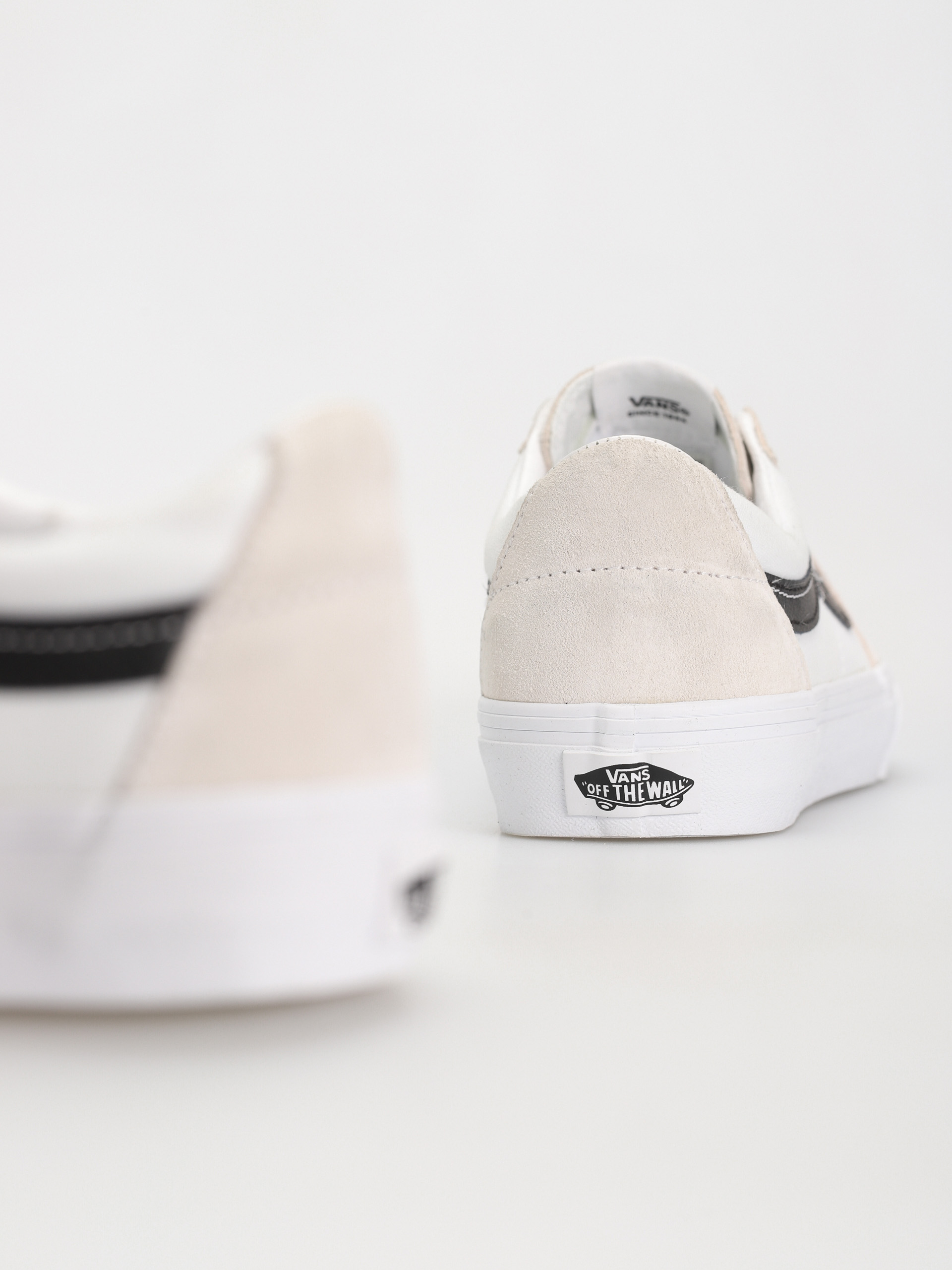 Vans Sk8 Low Cipők (contrast white/black)