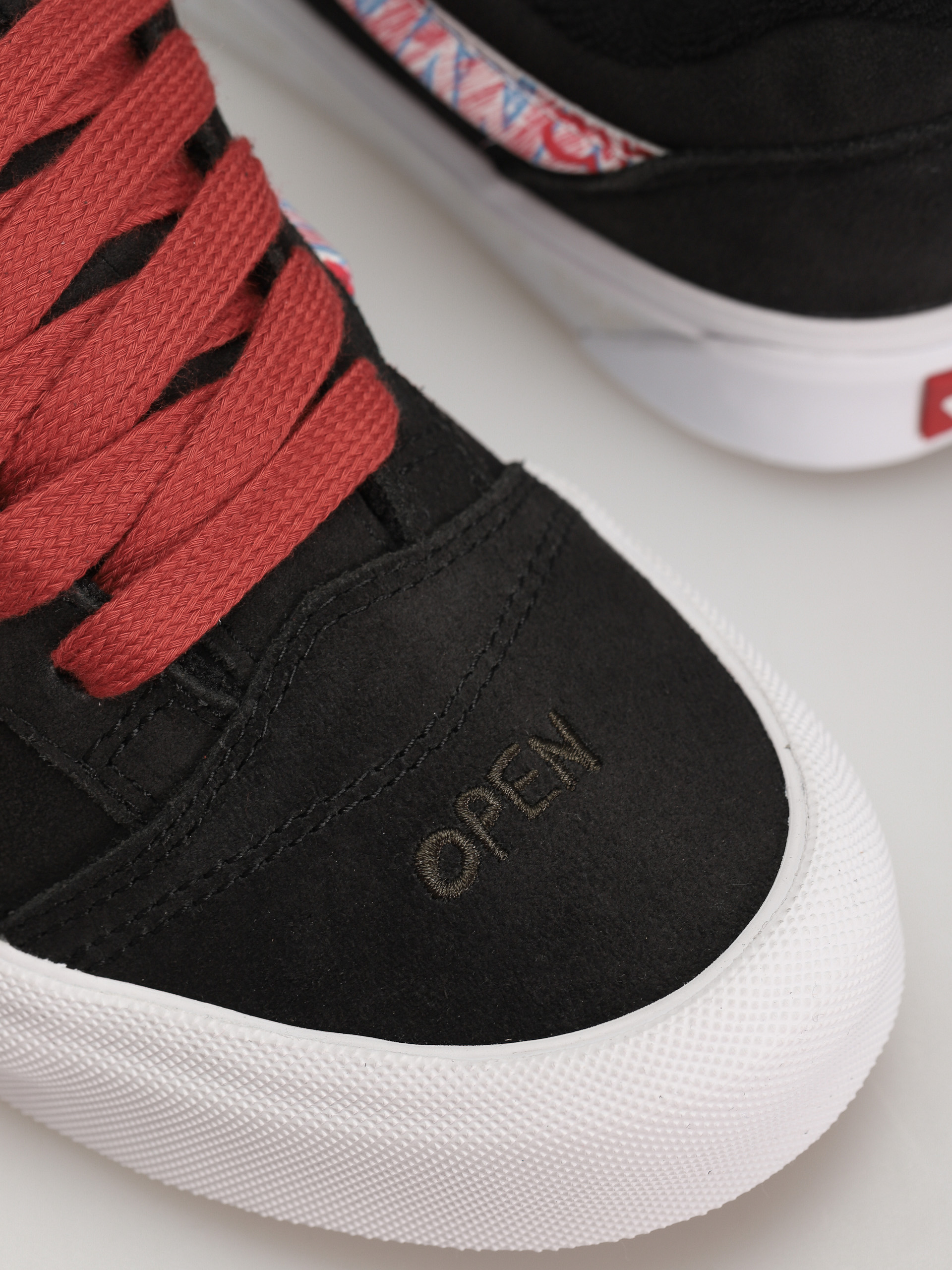 Vans Knu Skool Cipők (black multi)