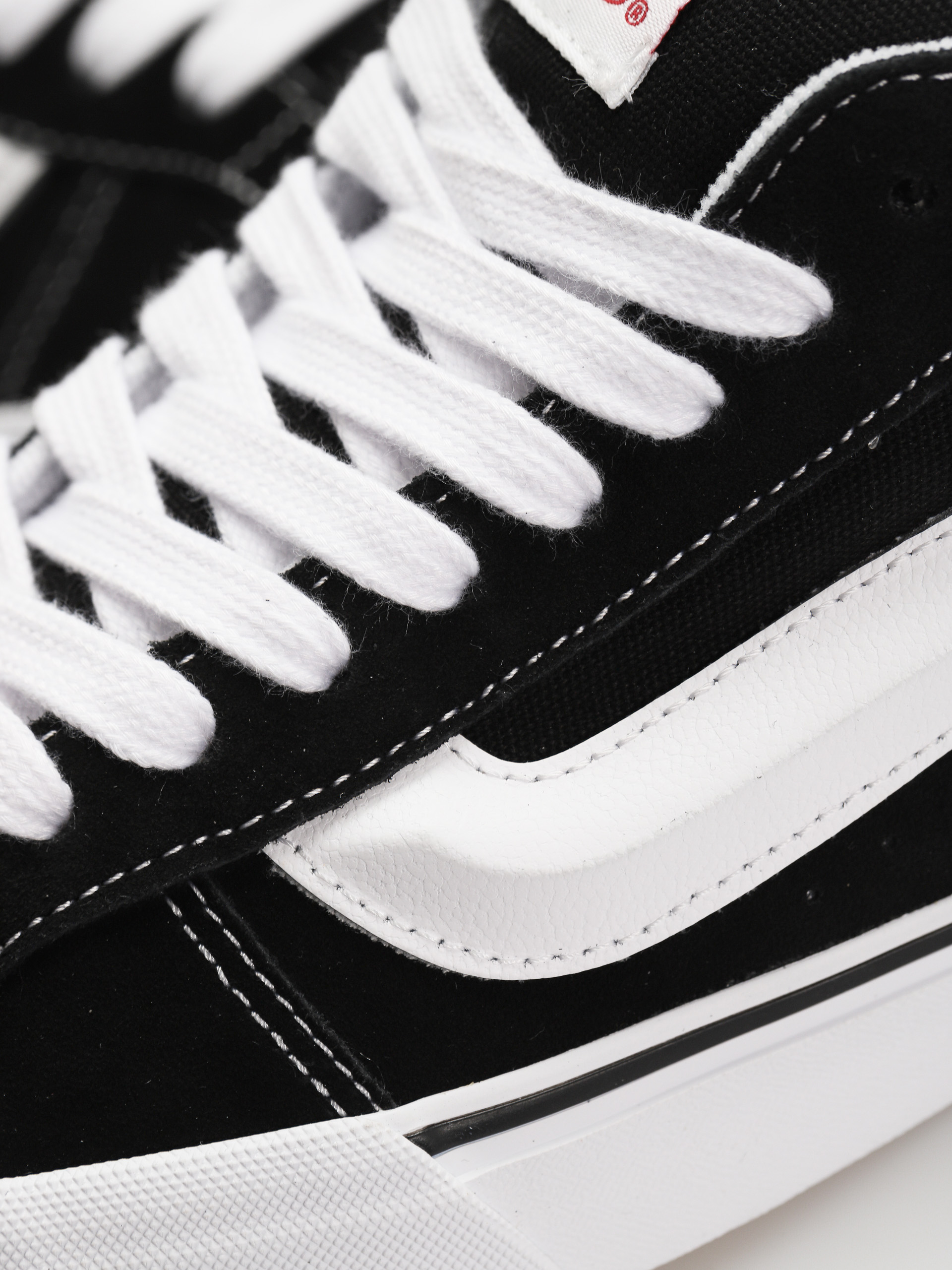 Vans Knu Mid Cipők (black/true white)