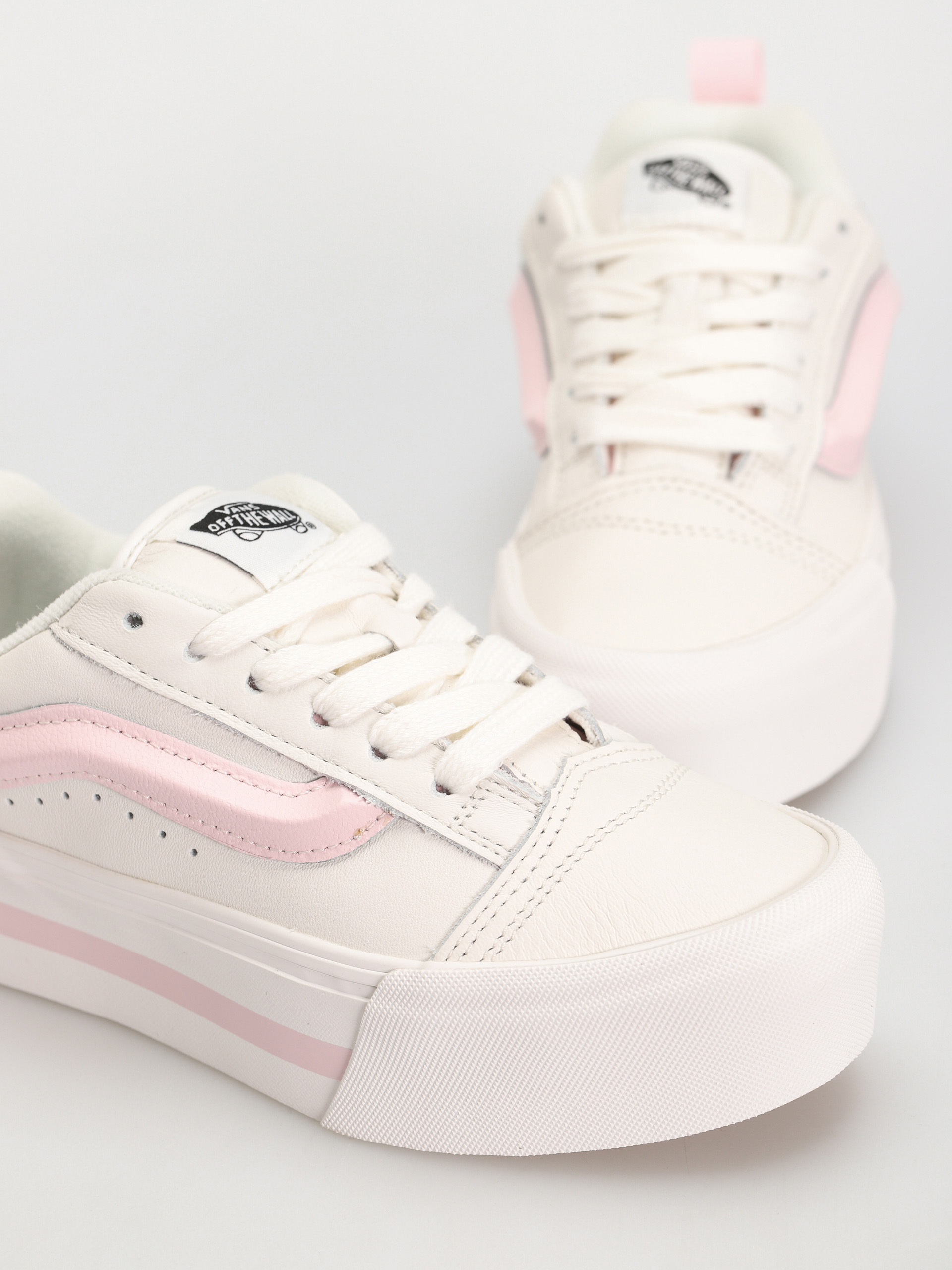 Vans Knu Stack Cipők (smarten up white/pink)