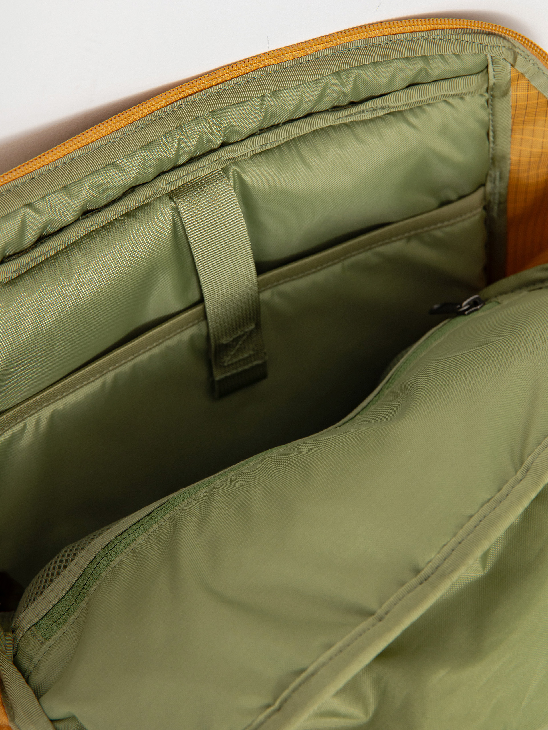 Hátizsák Patagonia Black Hole Pack 25L (pufferfish gold)