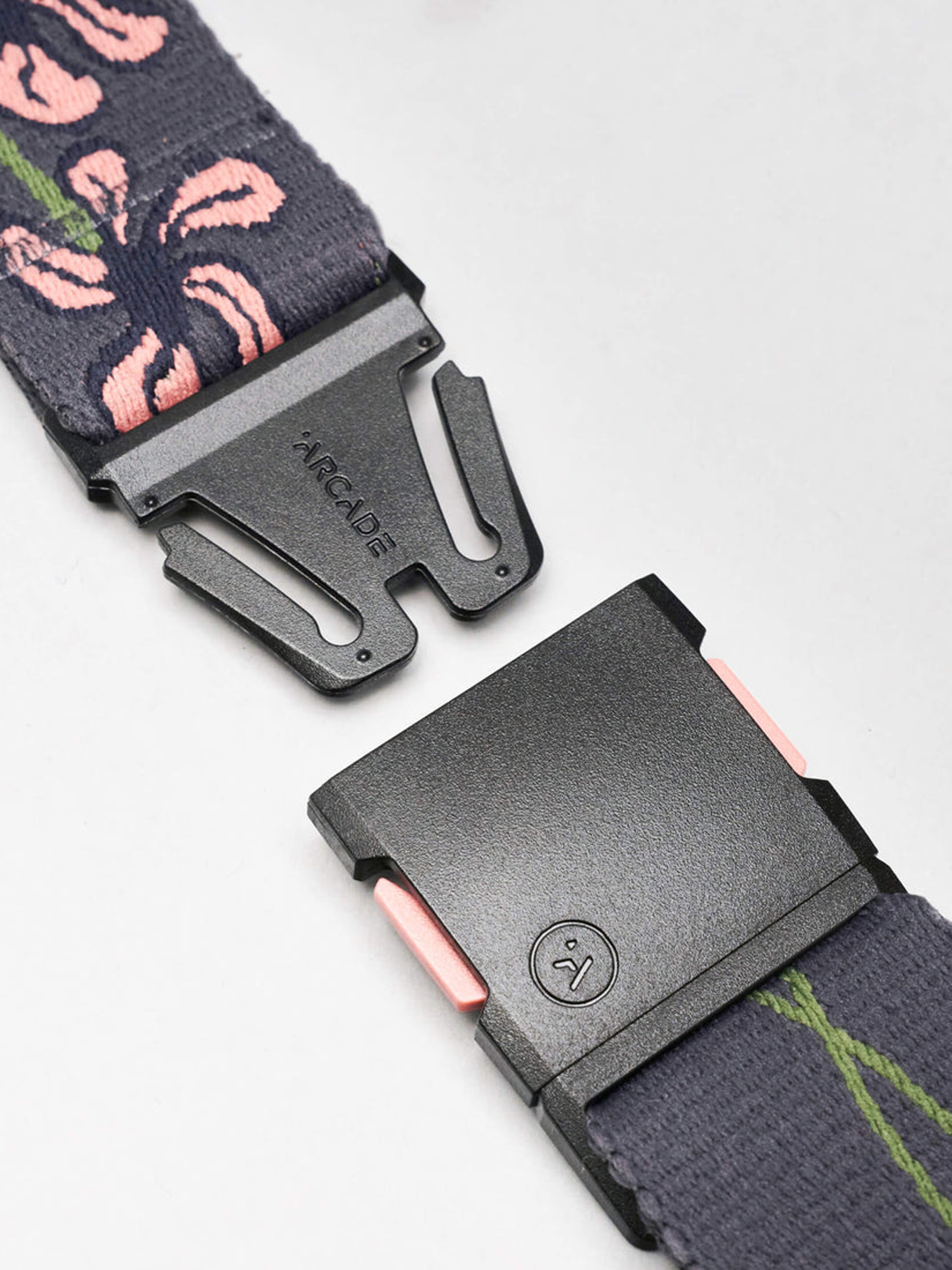 Öv Arcade Hannah Eddy Find Your Own Flow (charcoal)