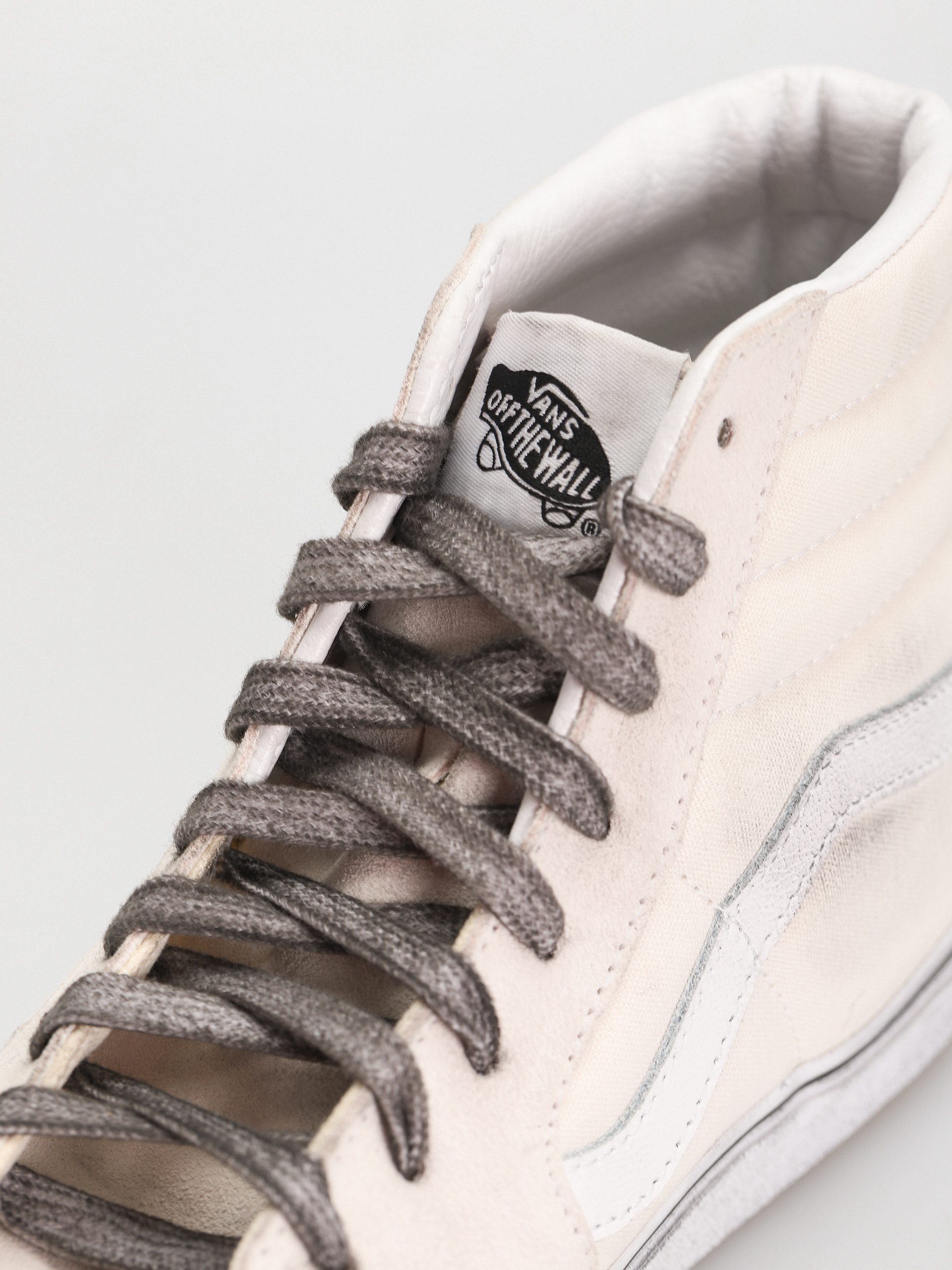 Vans Sk8 Hi Cipők (stressed white/white)