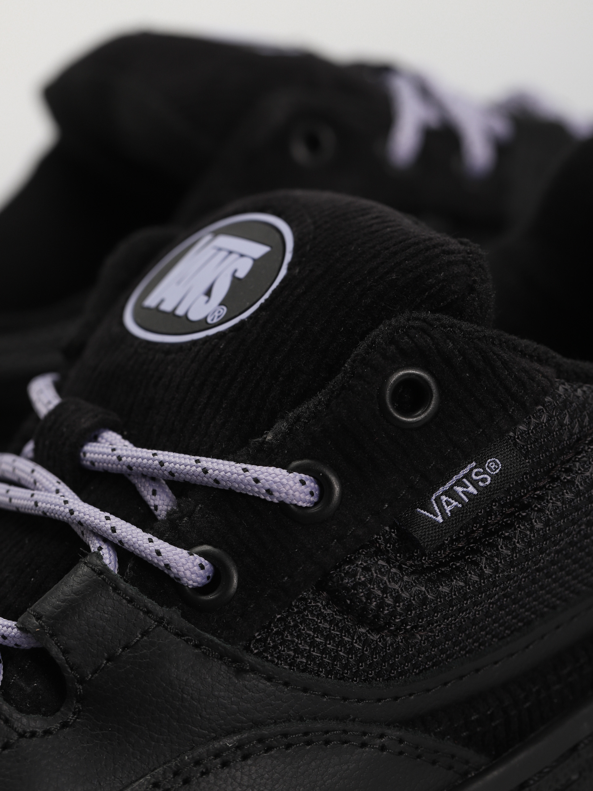 Vans Speed Cipők (corduroy black)